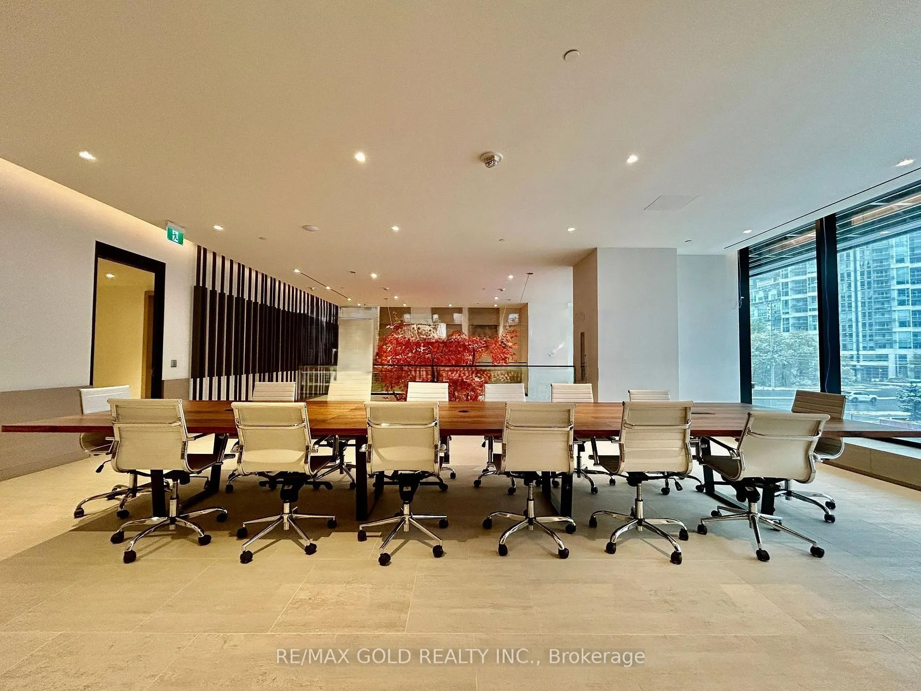 4015 The Exchange #5103