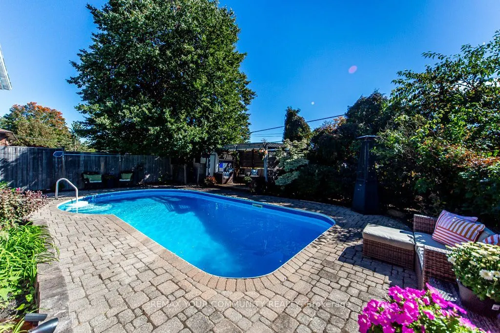 66 Decarie Circle