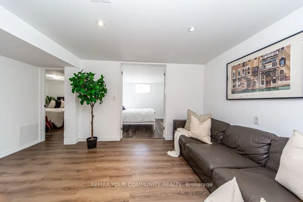 66 Decarie Circle