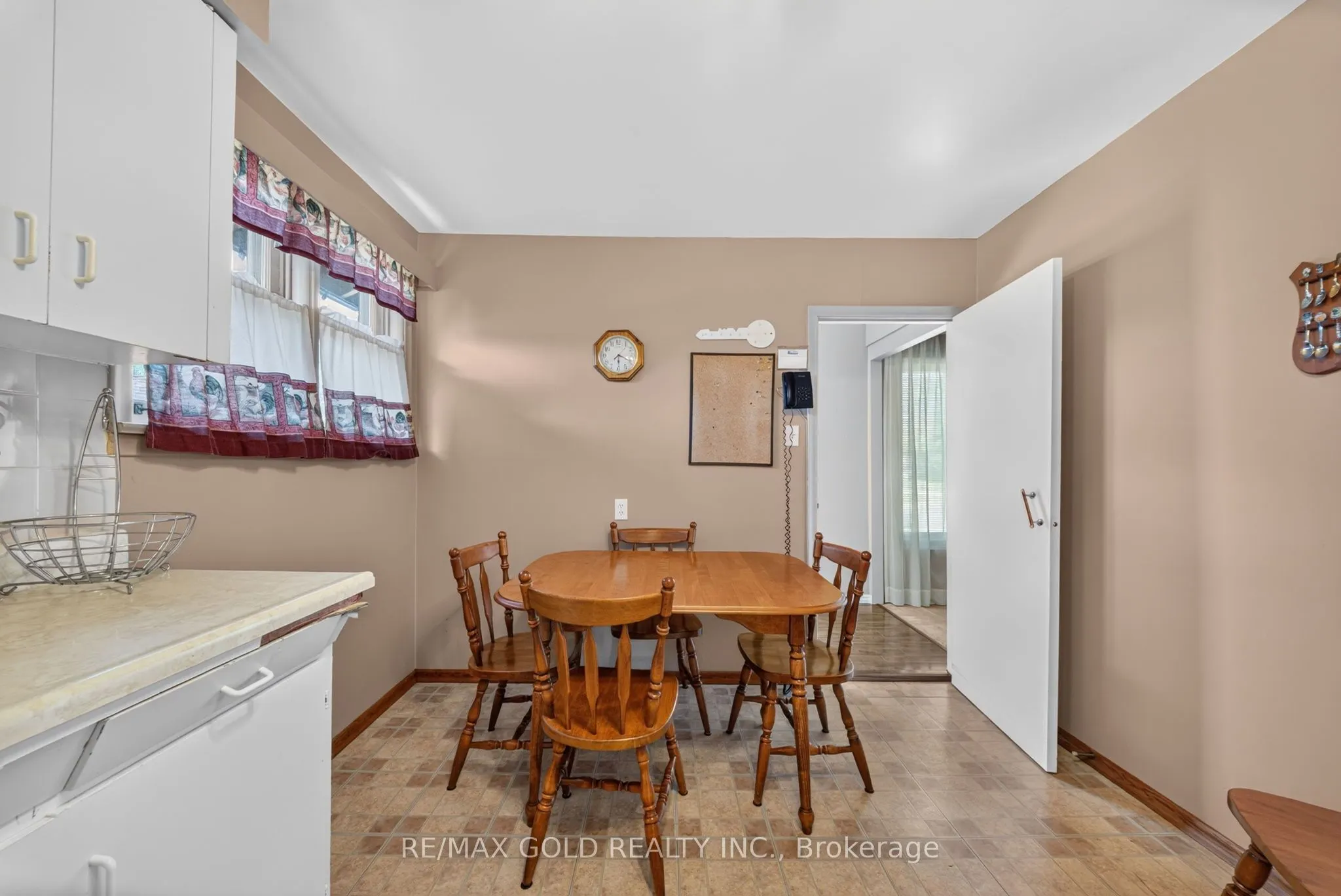 27 Alderbury Crescent