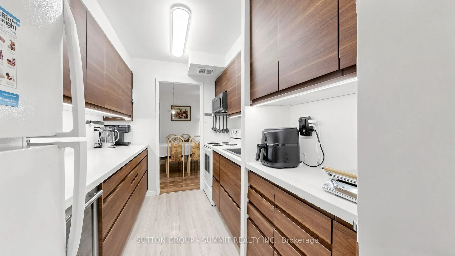 2095 ROCHE Court N #228