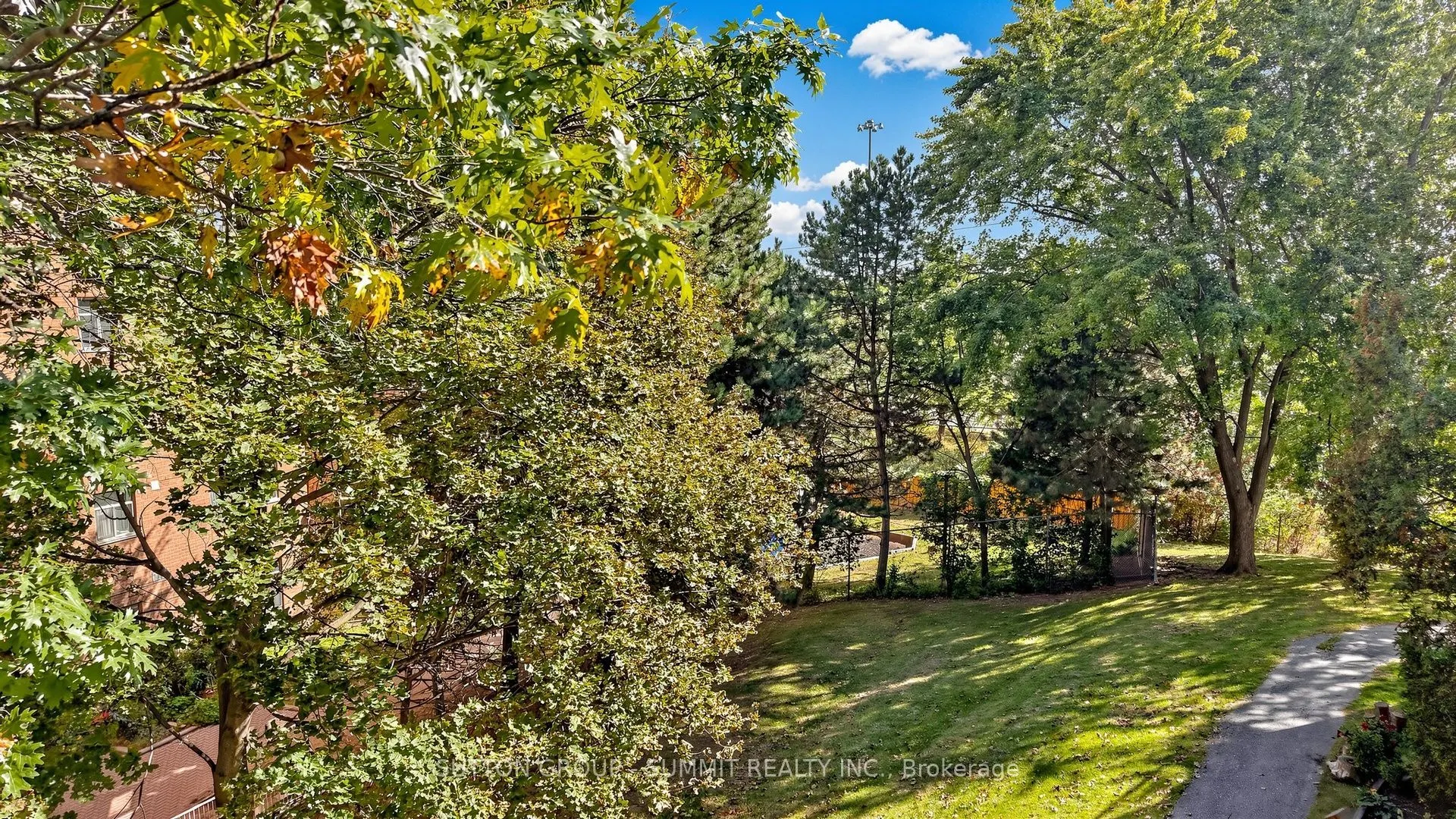 2095 ROCHE Court N #228