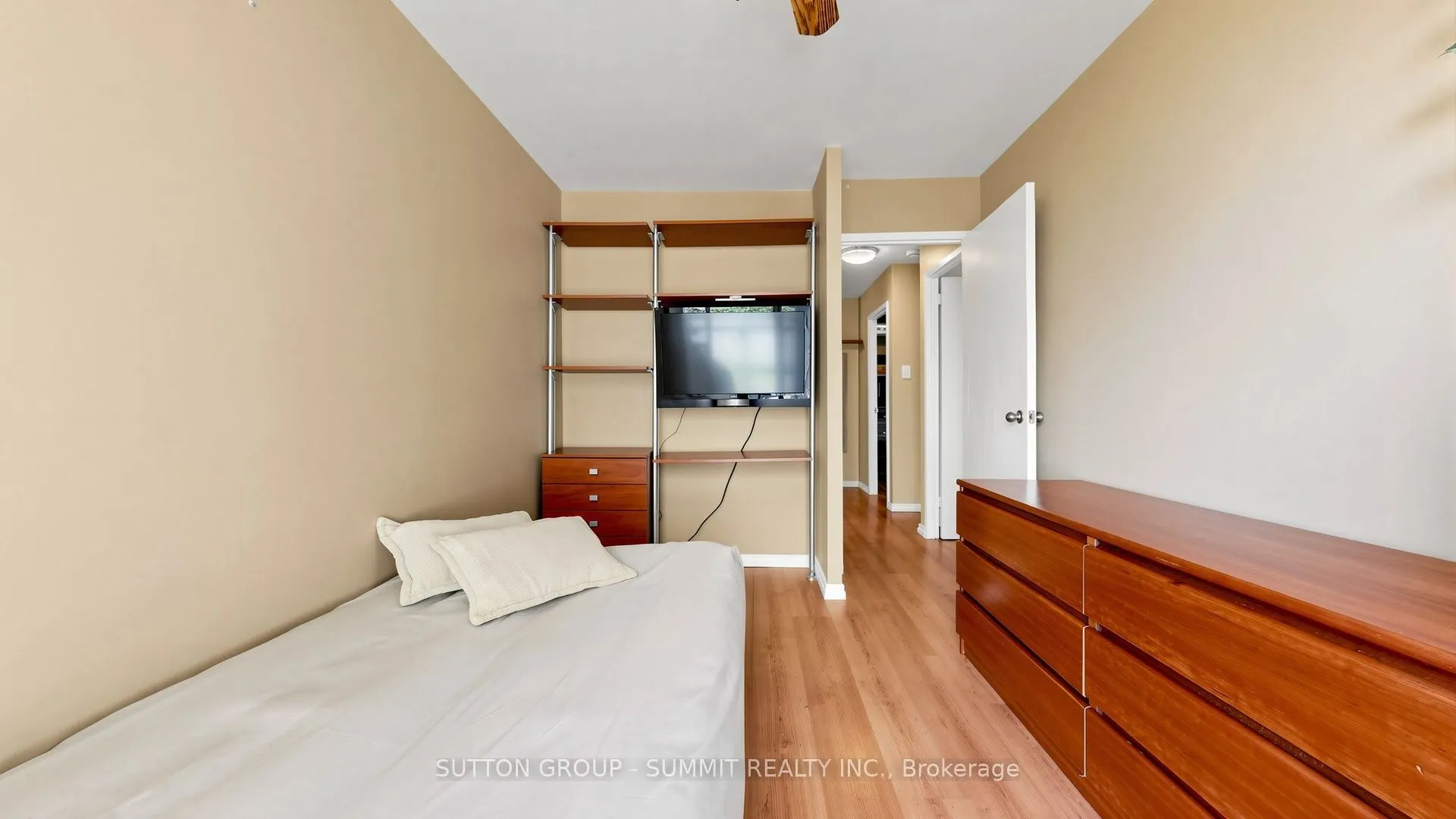2095 ROCHE Court N #228