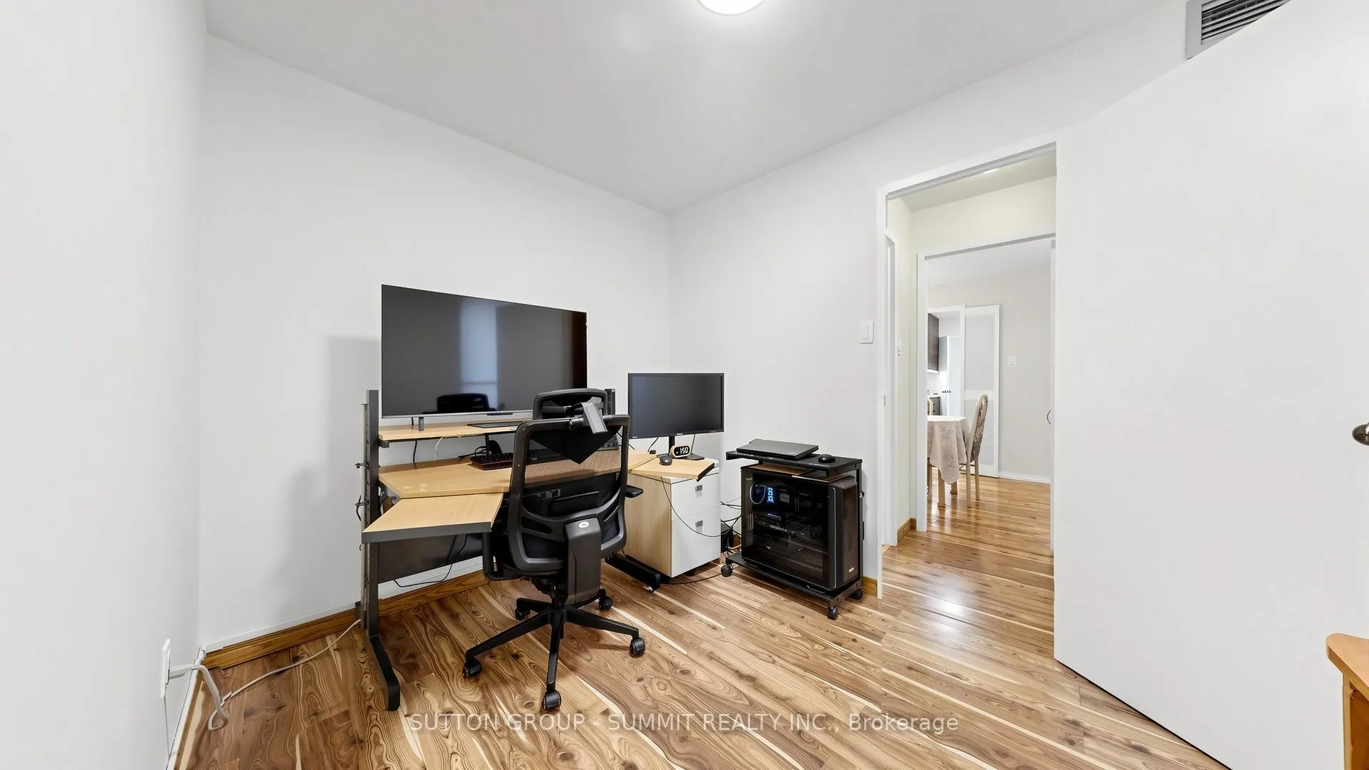 2095 ROCHE Court N #228