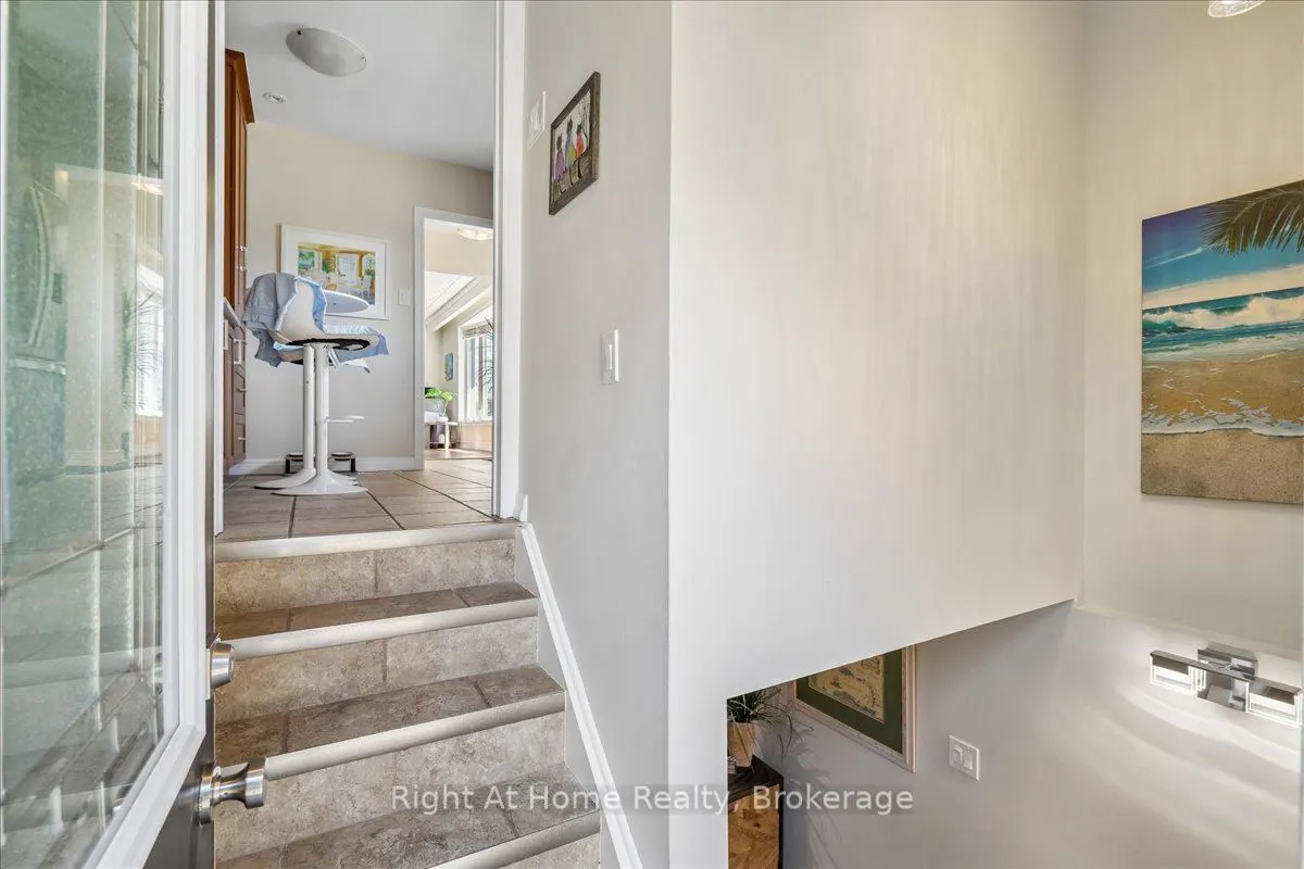 275 Kent Crescent