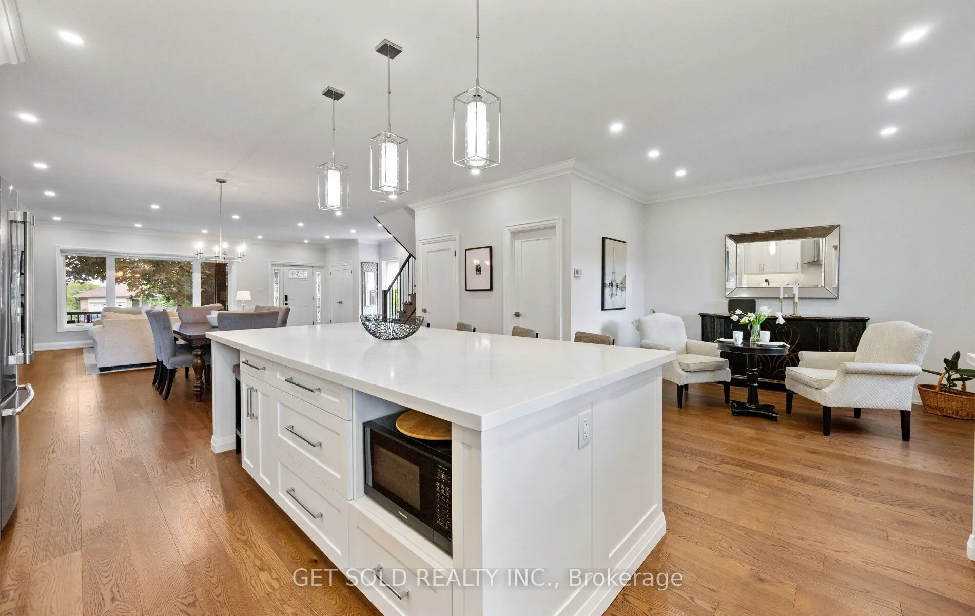 8 Hackmore Avenue