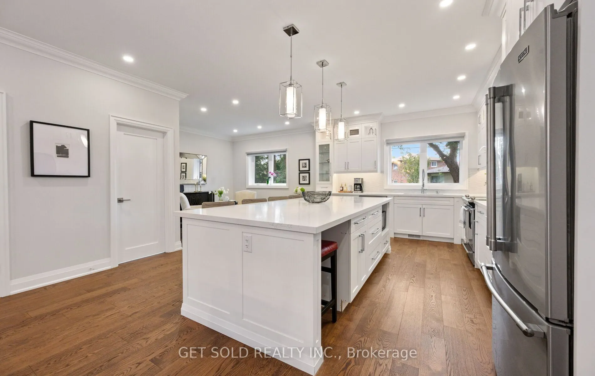 8 Hackmore Avenue