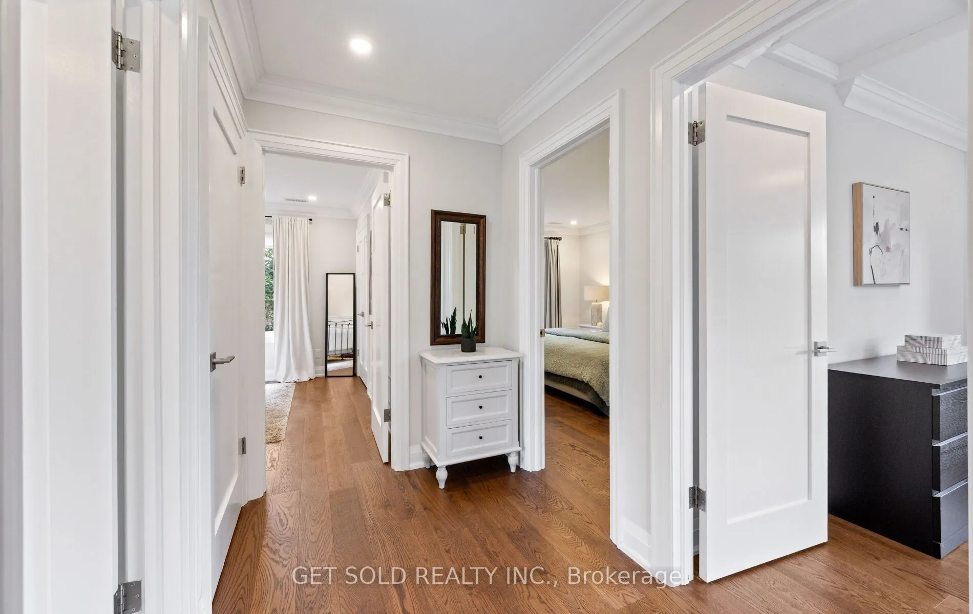 8 Hackmore Avenue