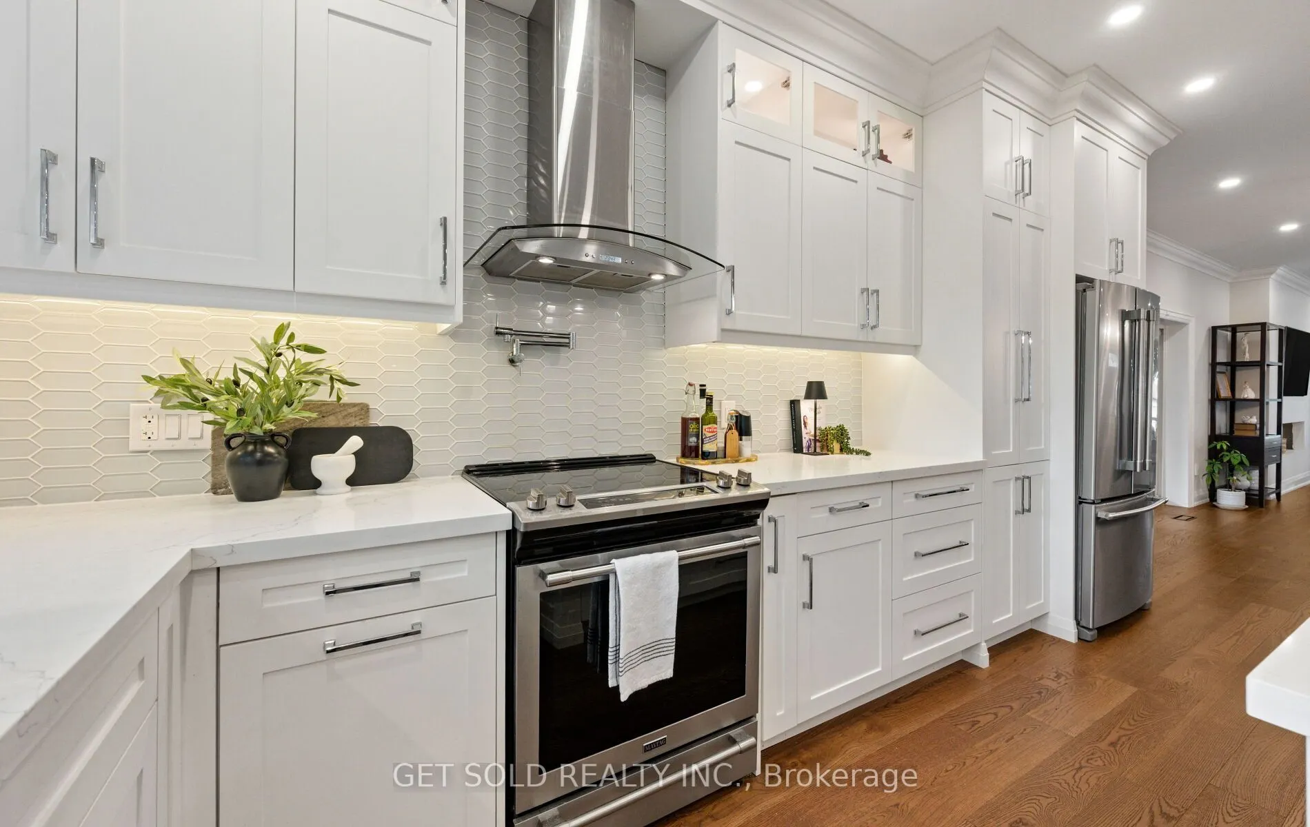 8 Hackmore Avenue
