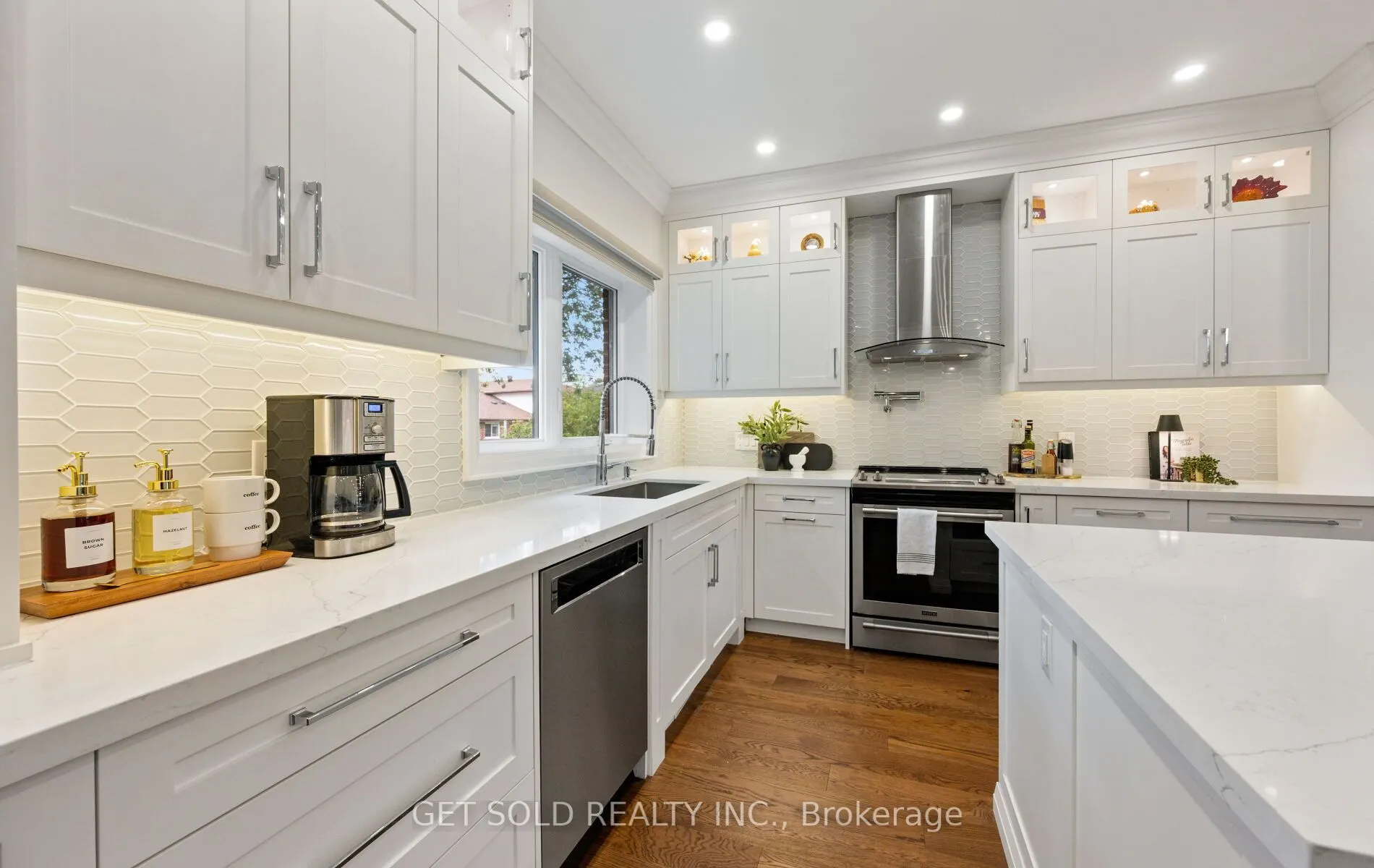 8 Hackmore Avenue