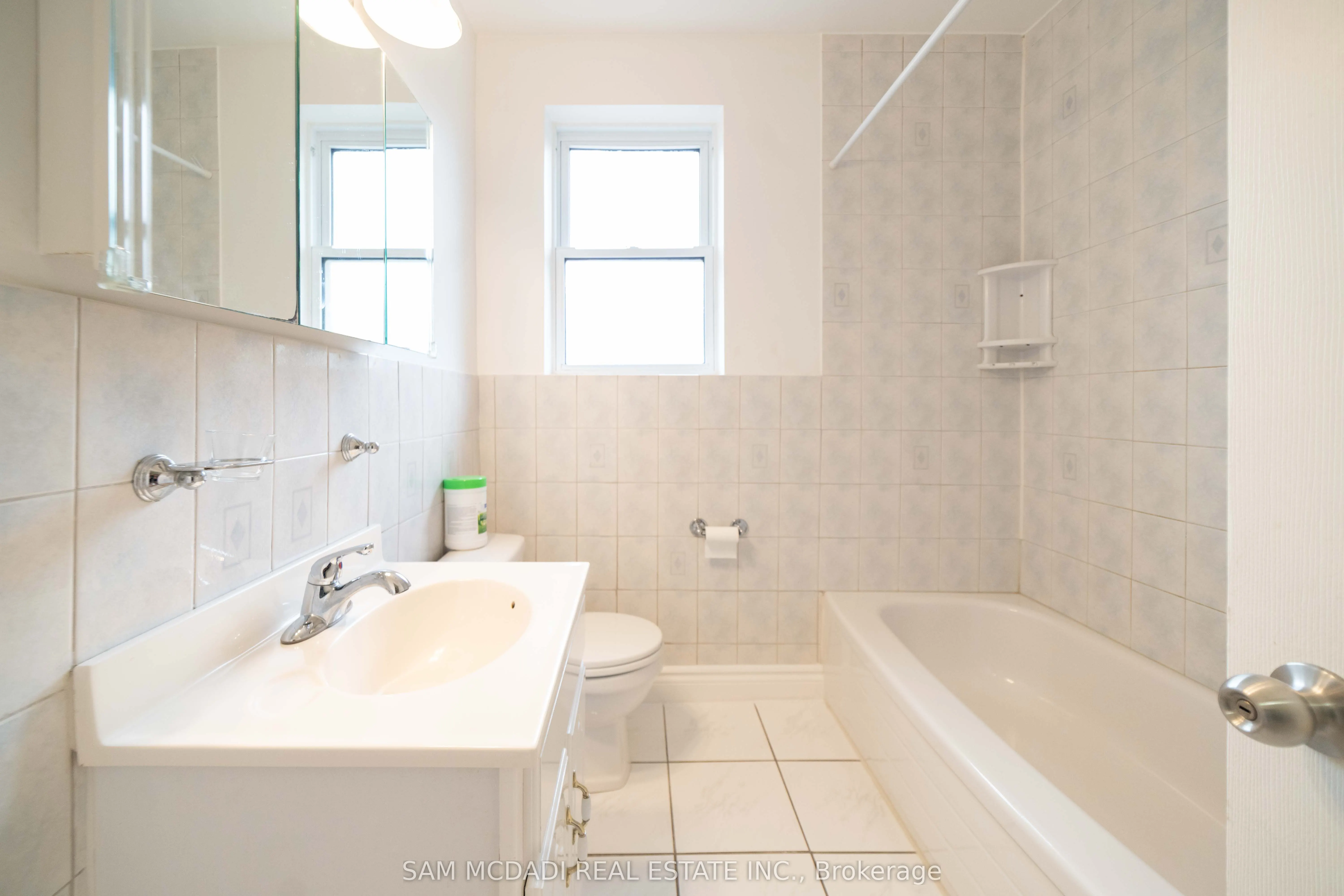 544 Sandmere Place #Upper