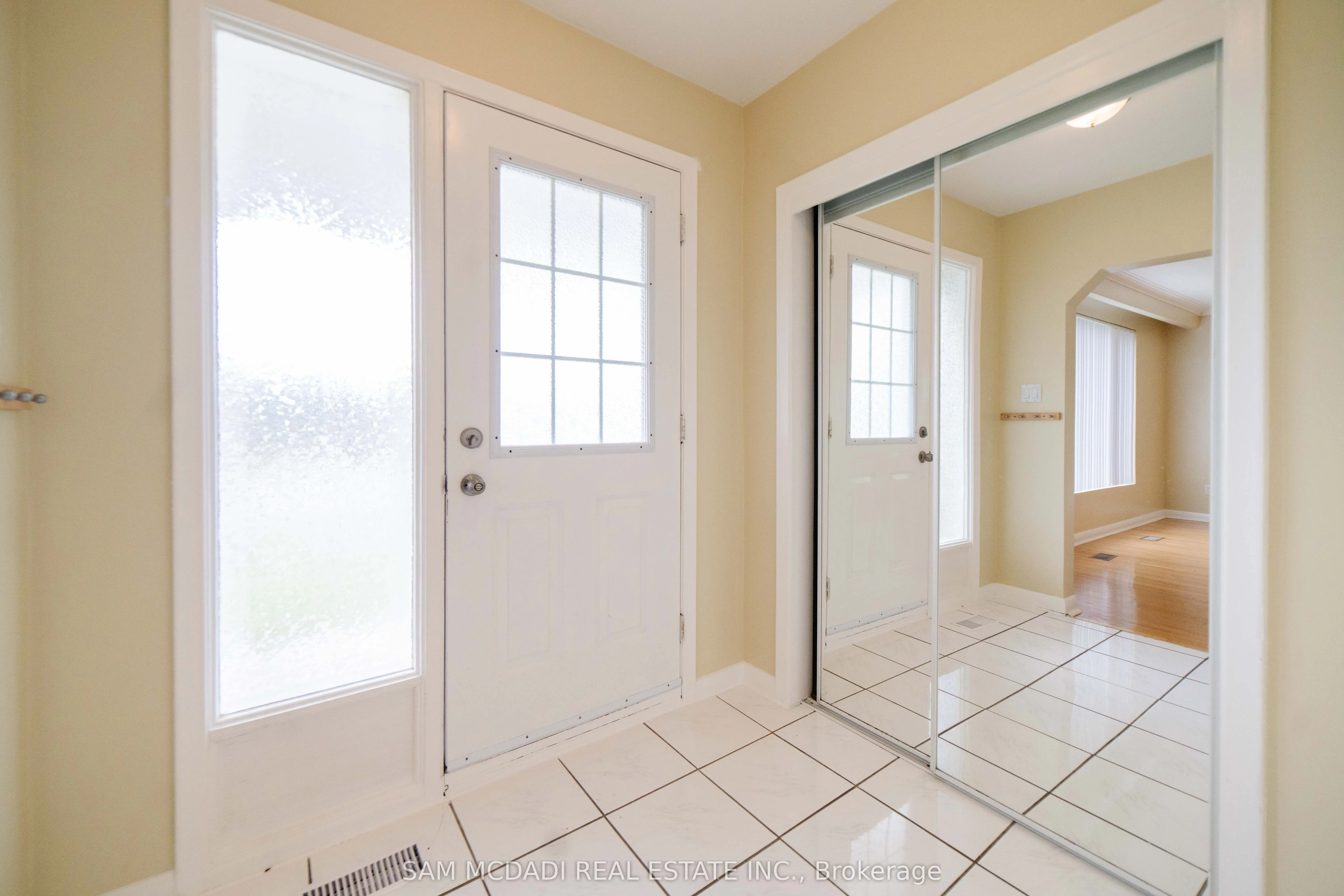 544 Sandmere Place #Upper