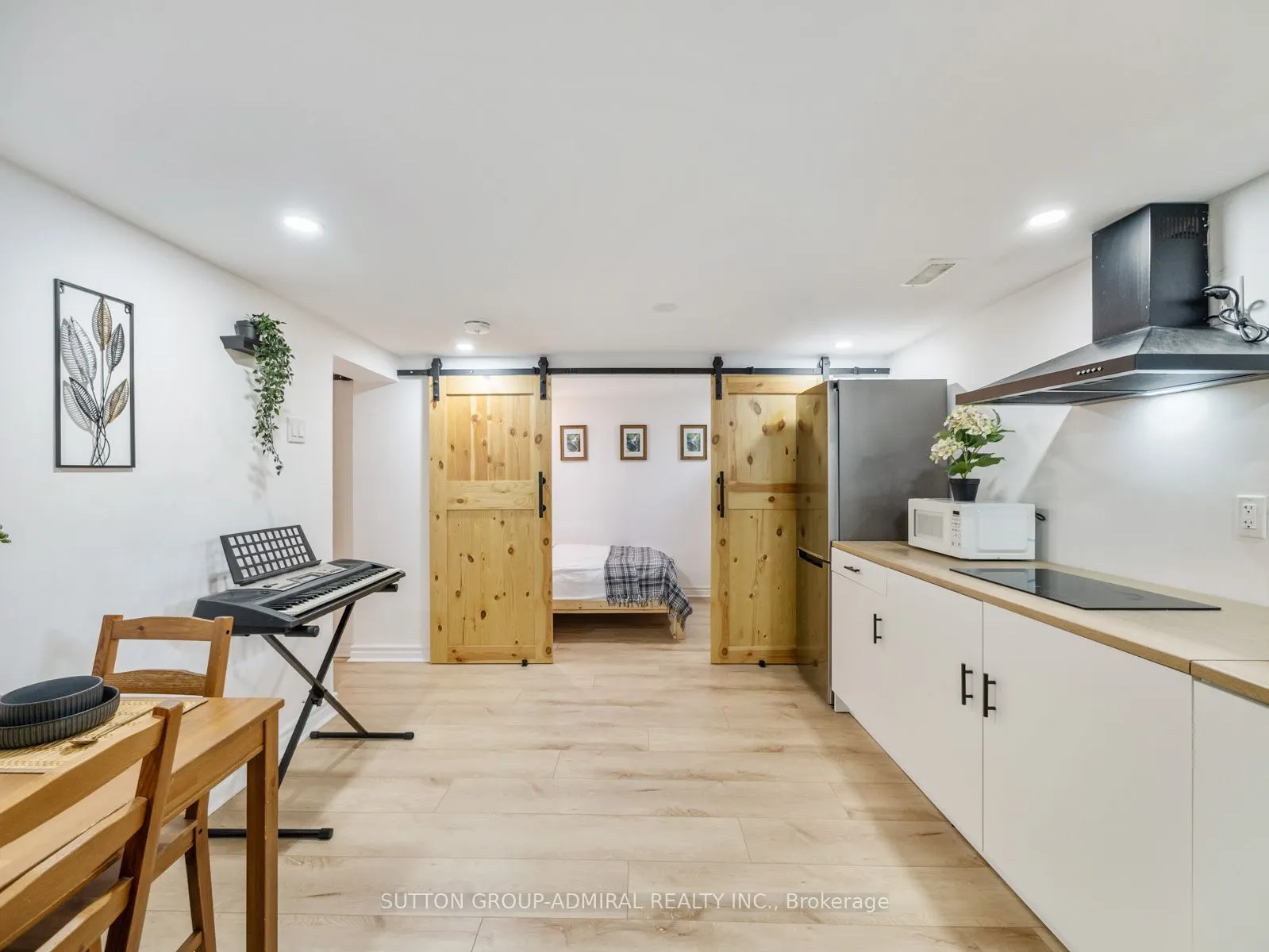 65 Woodbury Road