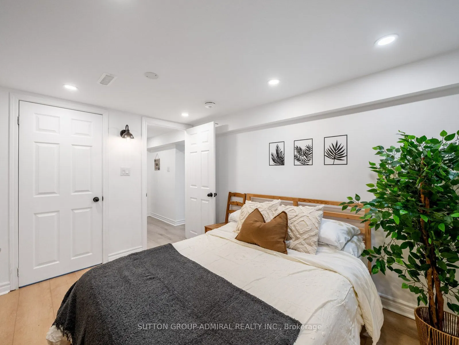 65 Woodbury Road