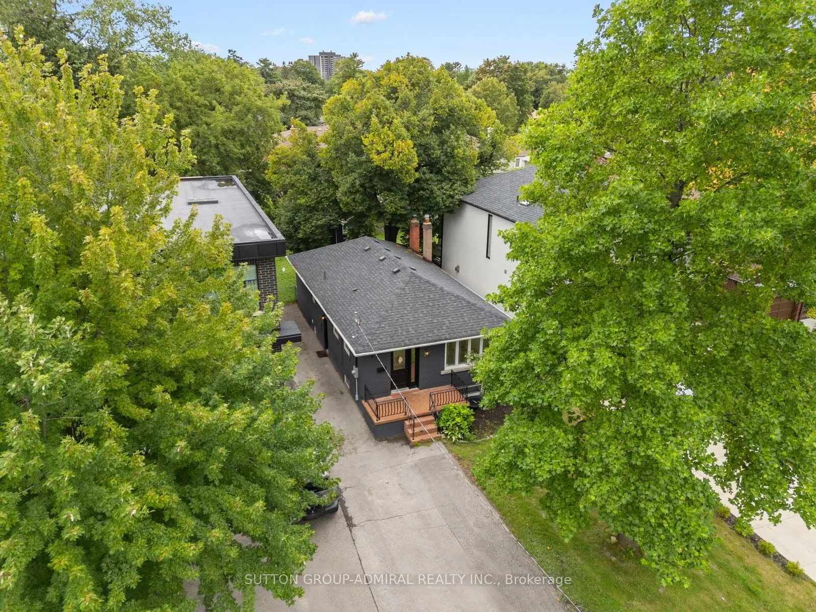 65 Woodbury Road