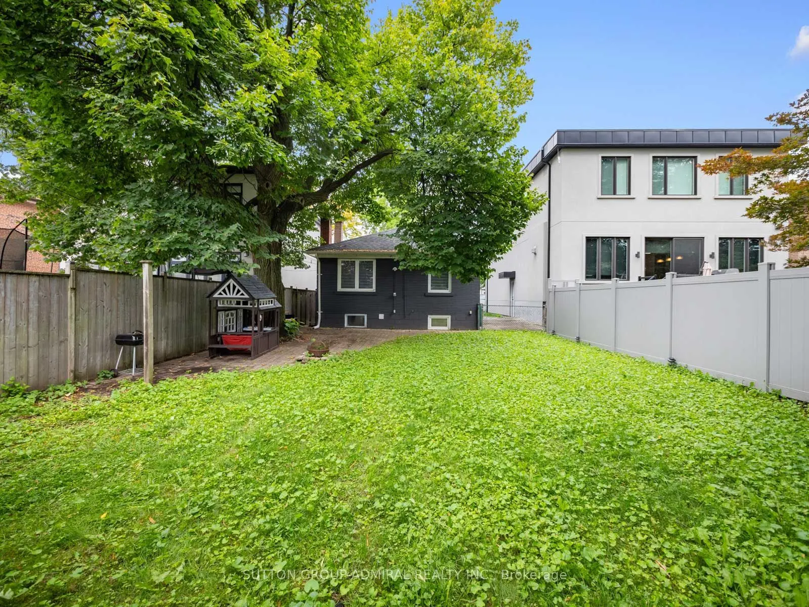65 Woodbury Road