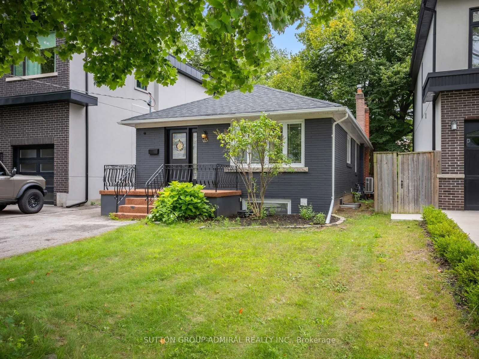 65 Woodbury Road
