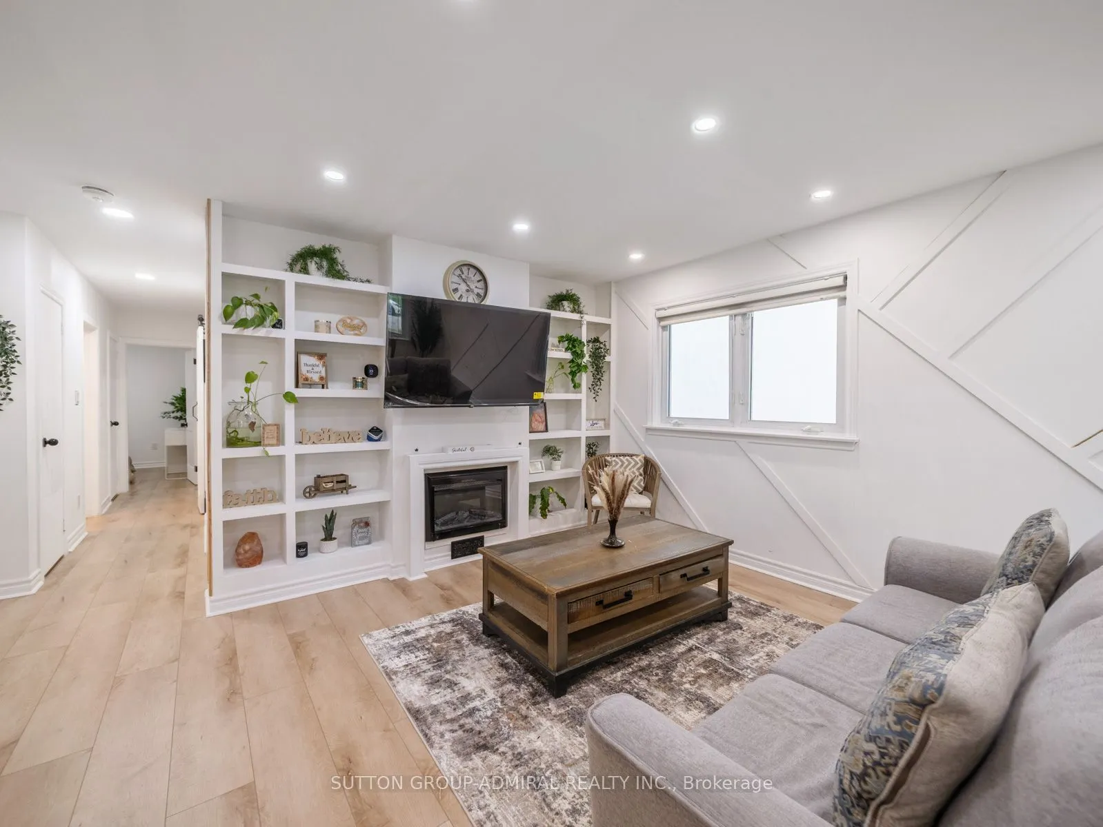 65 Woodbury Road