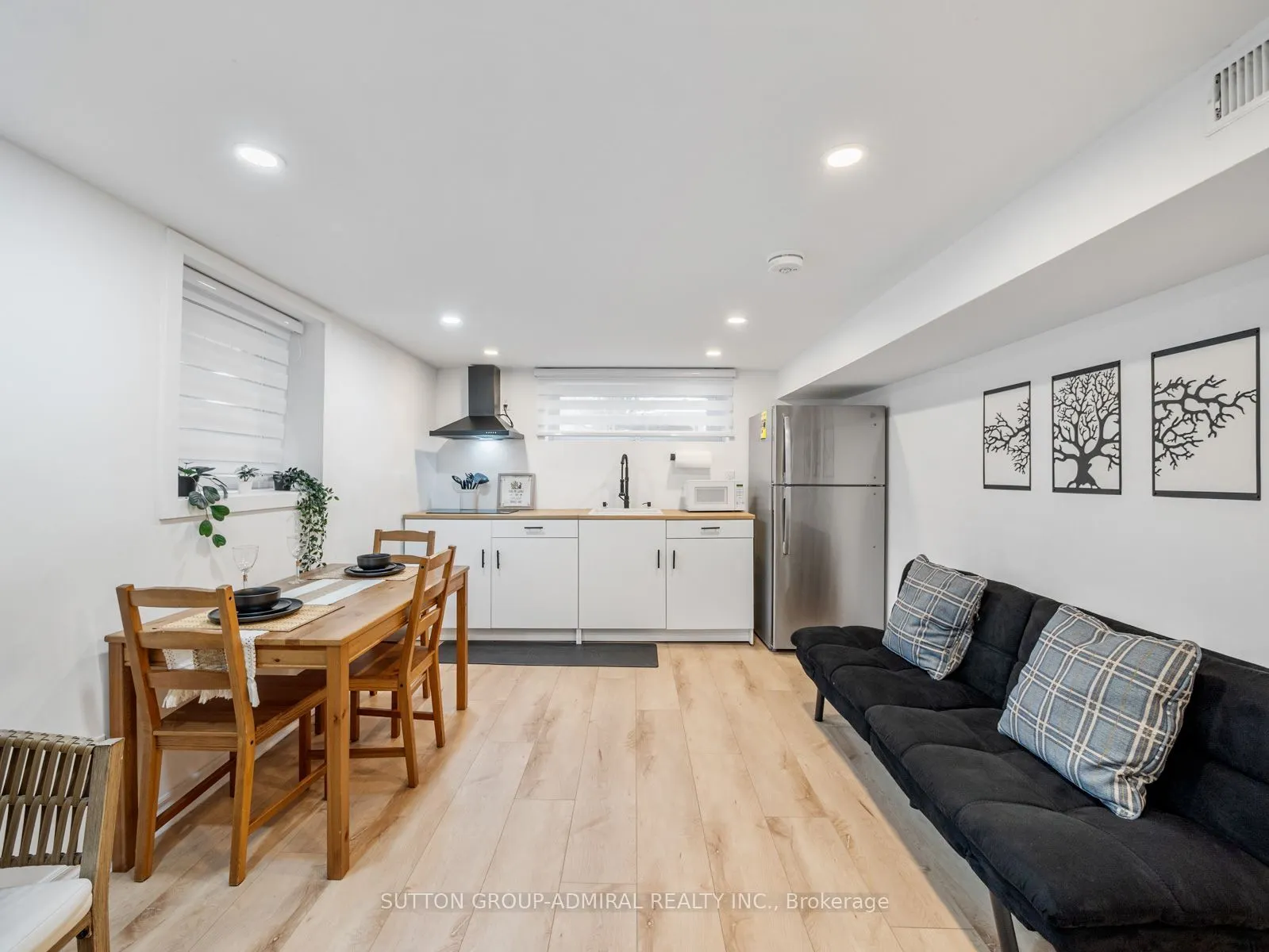 65 Woodbury Road