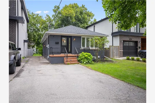 65 Woodbury Road