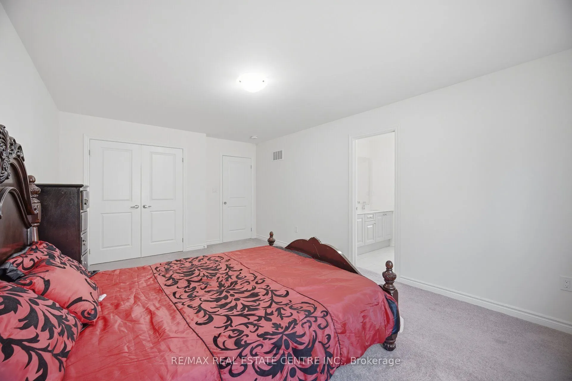 30 Tiger Crescent