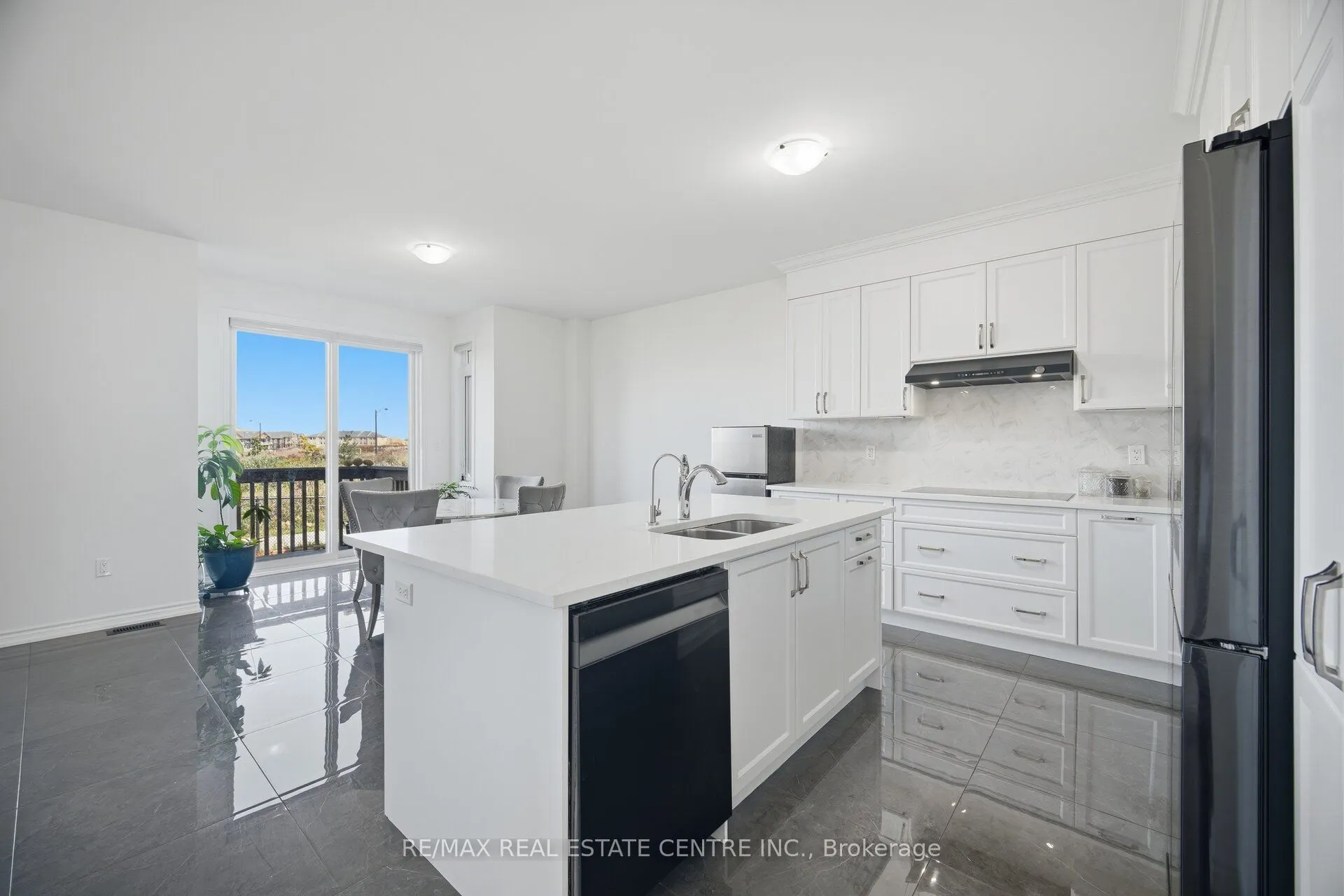 30 Tiger Crescent
