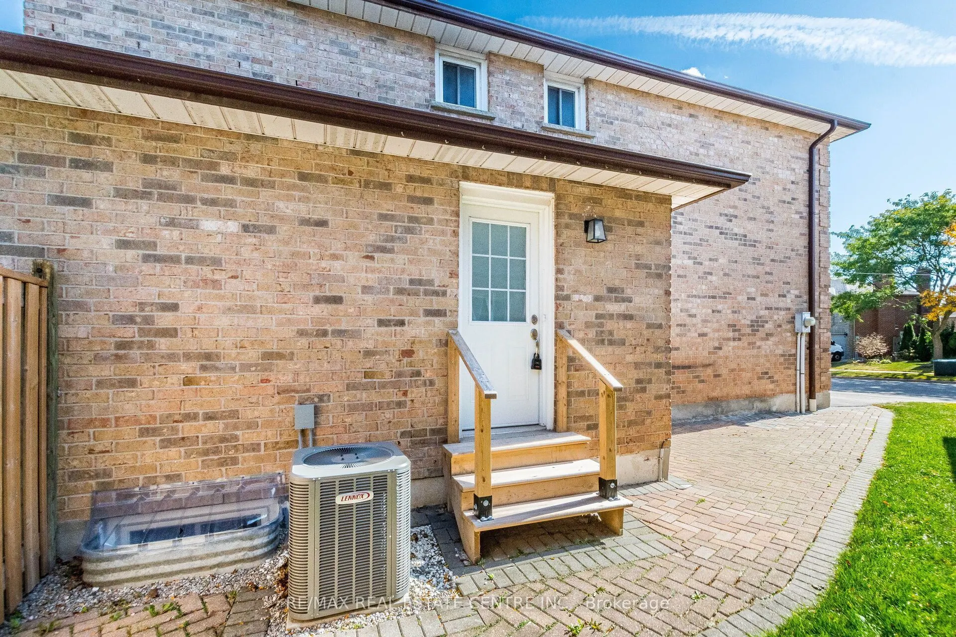 1153 Deer Run