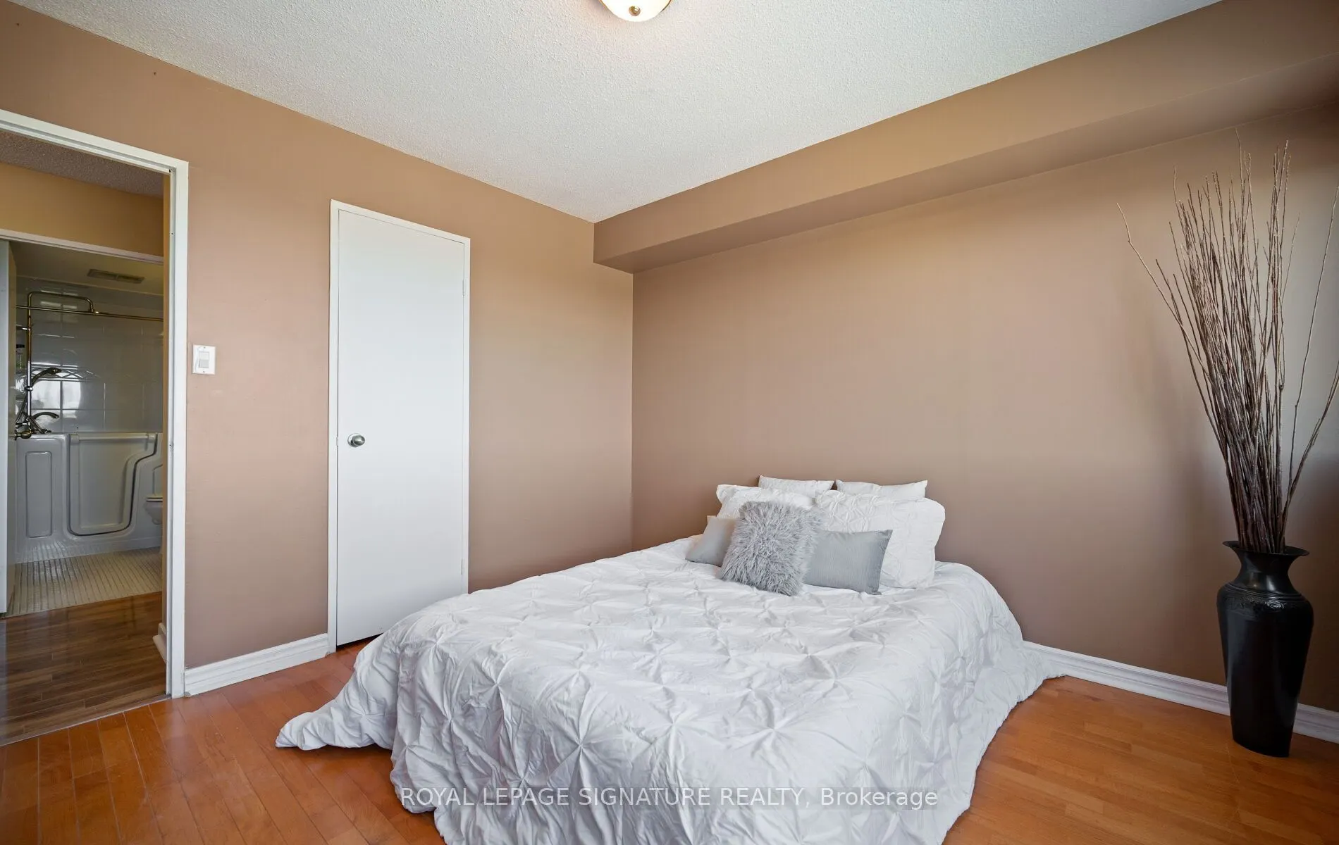 1580 Mississauga Valley Boulevard #1406