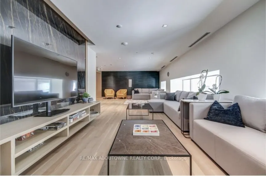 133 Bronte Road #BO908