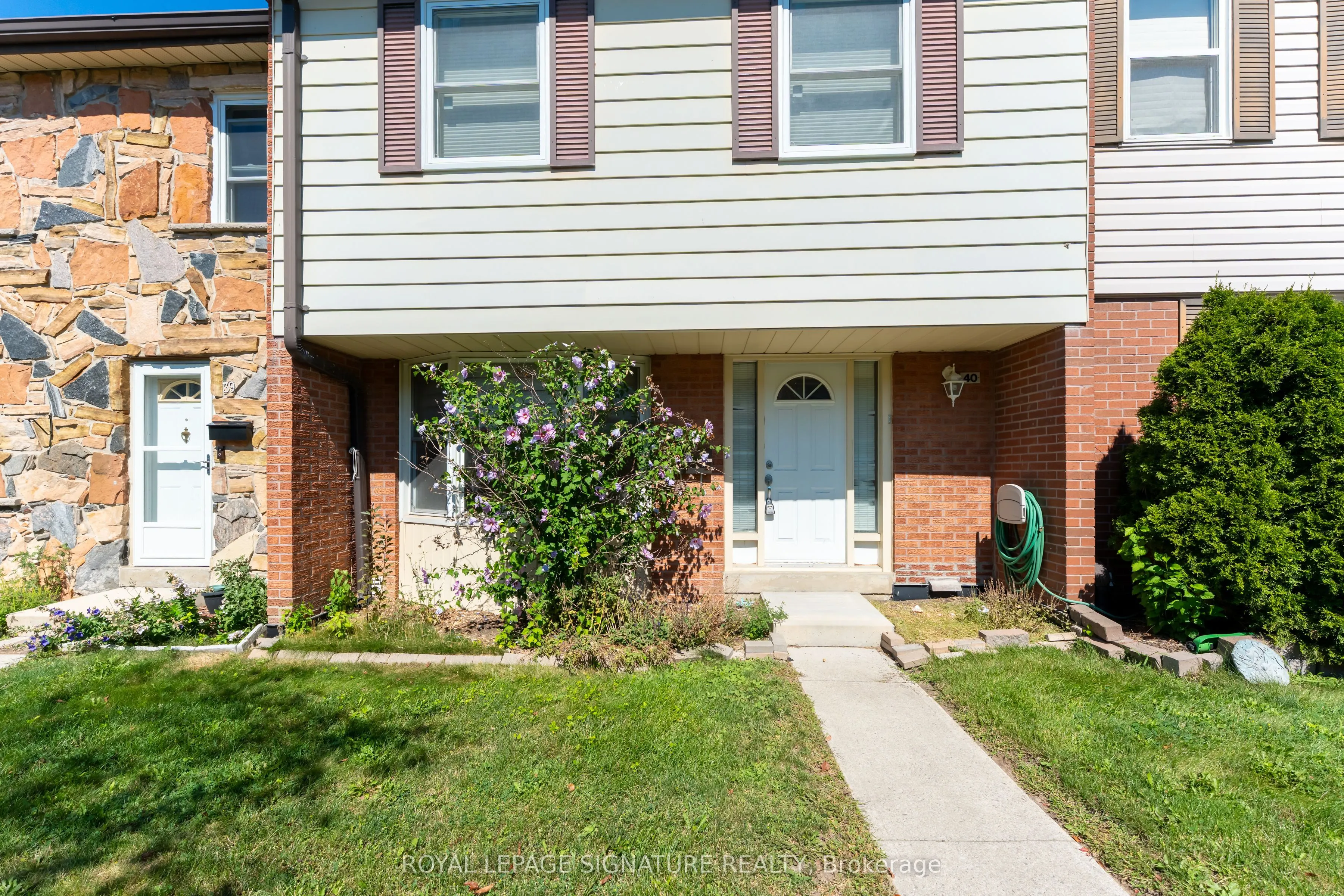 2825 Gananoque Drive #40