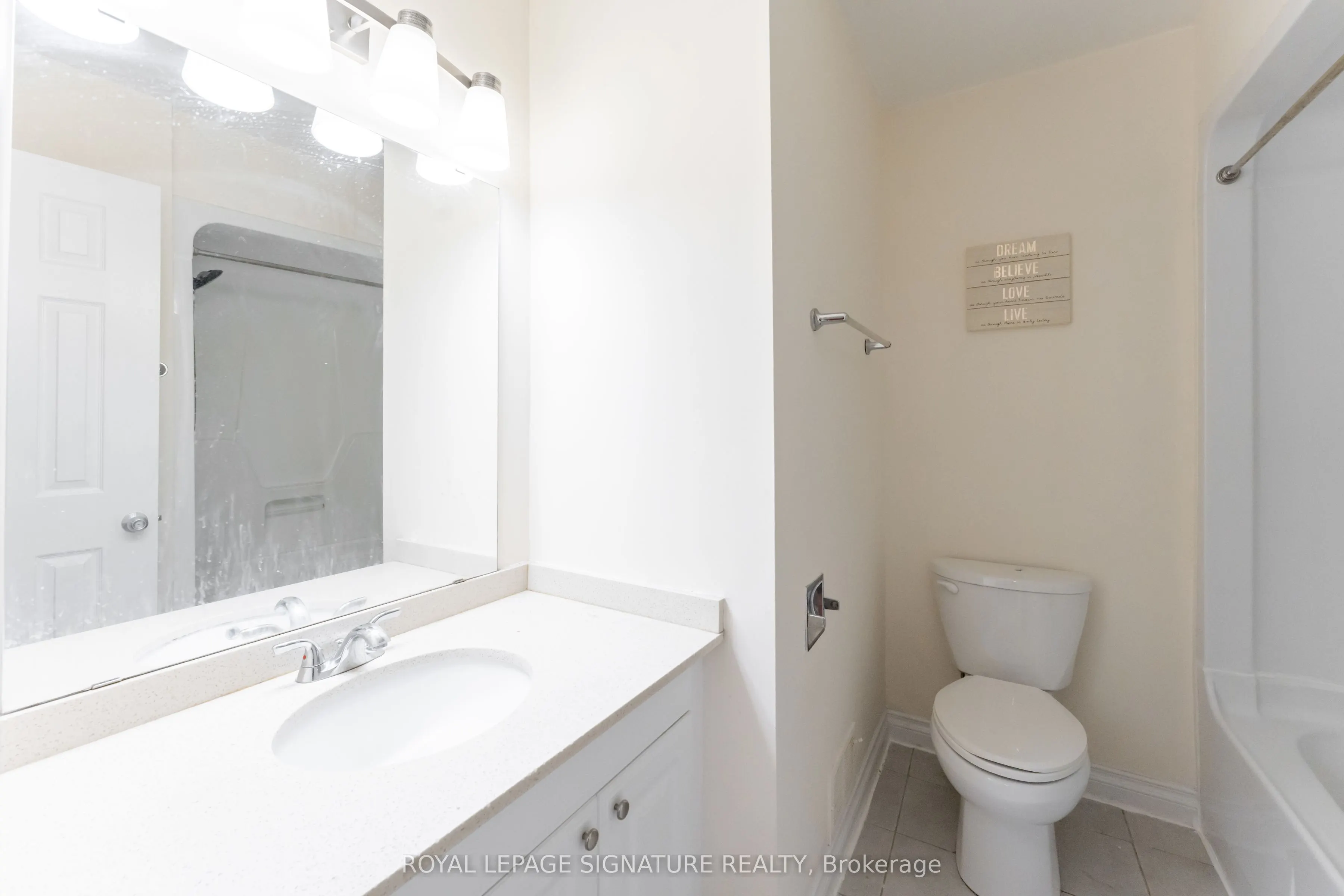 2825 Gananoque Drive #40