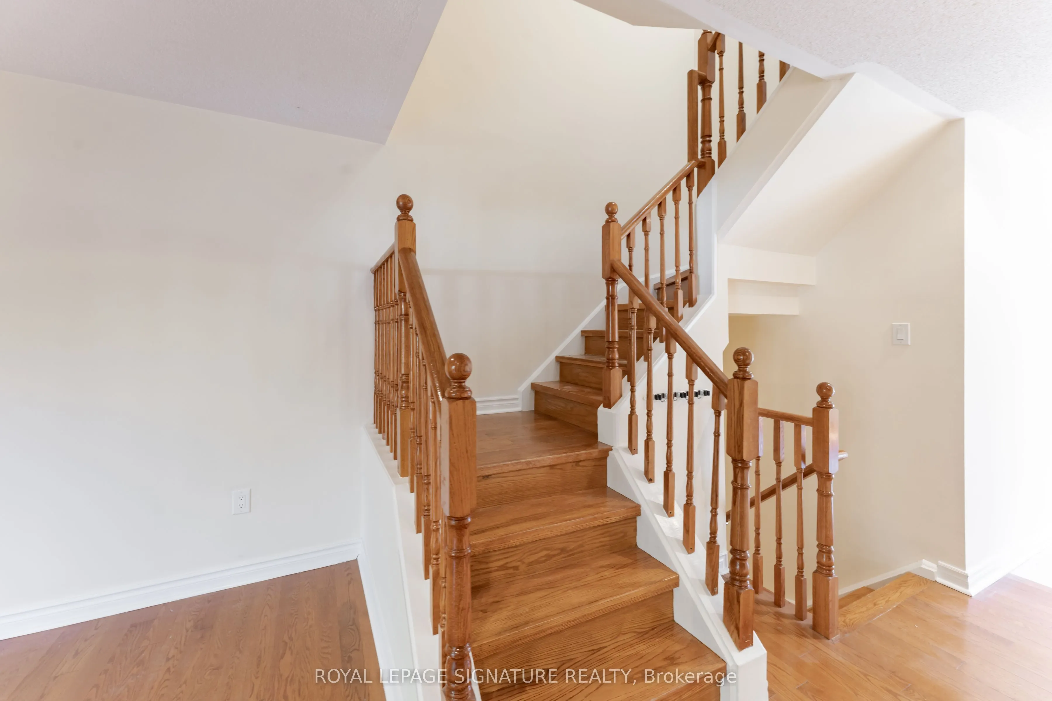 2825 Gananoque Drive #40