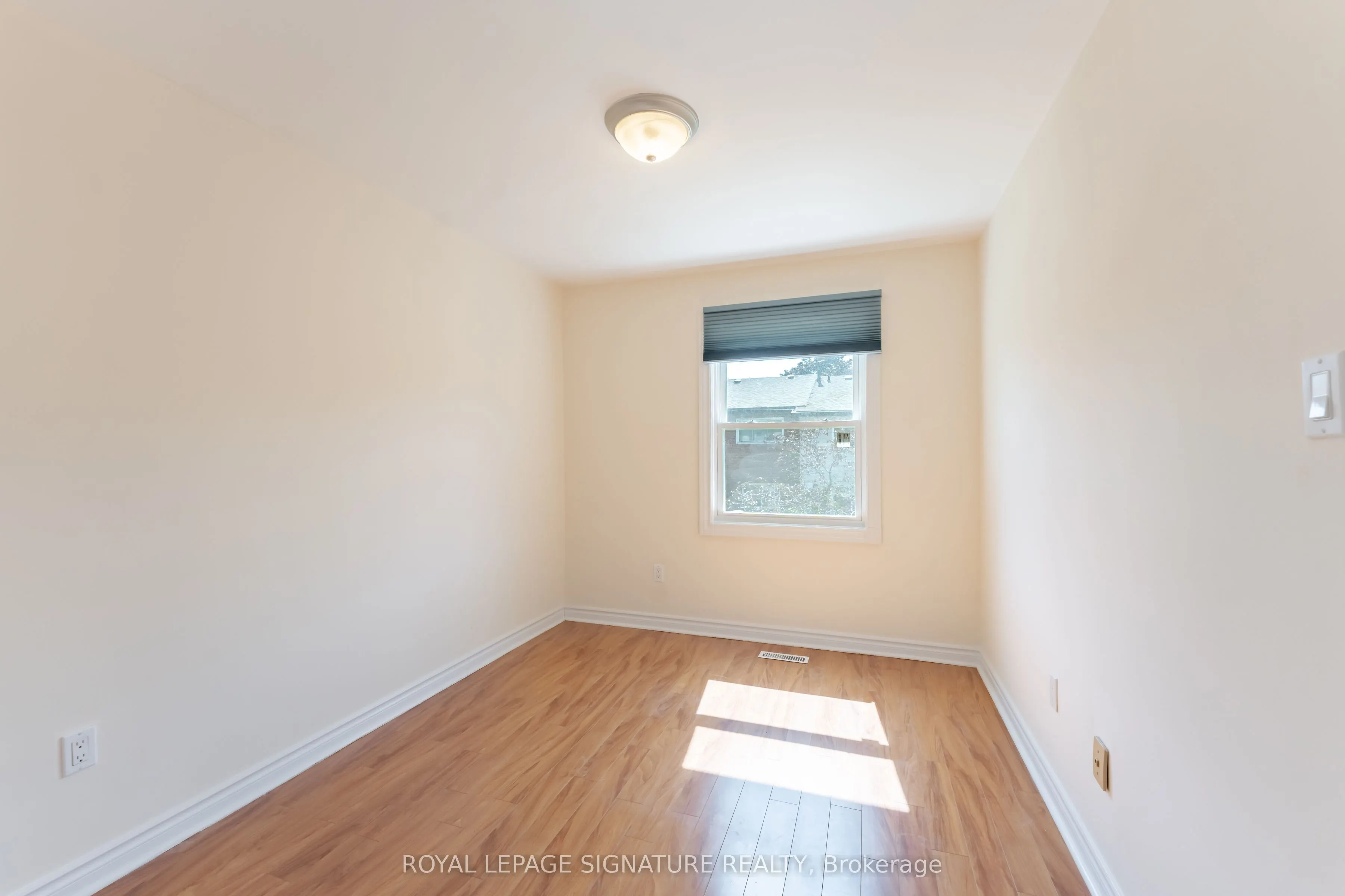 2825 Gananoque Drive #40