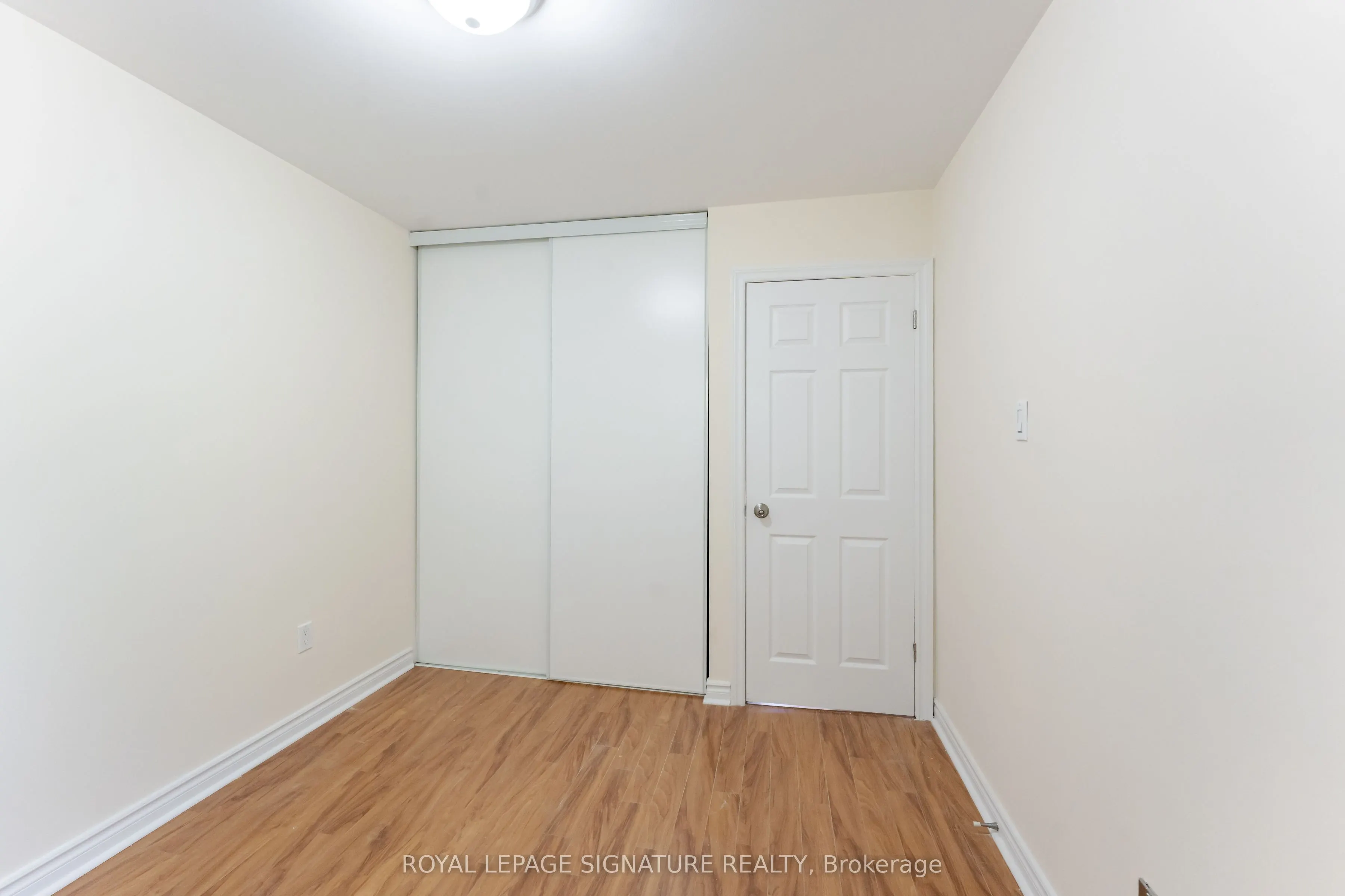 2825 Gananoque Drive #40