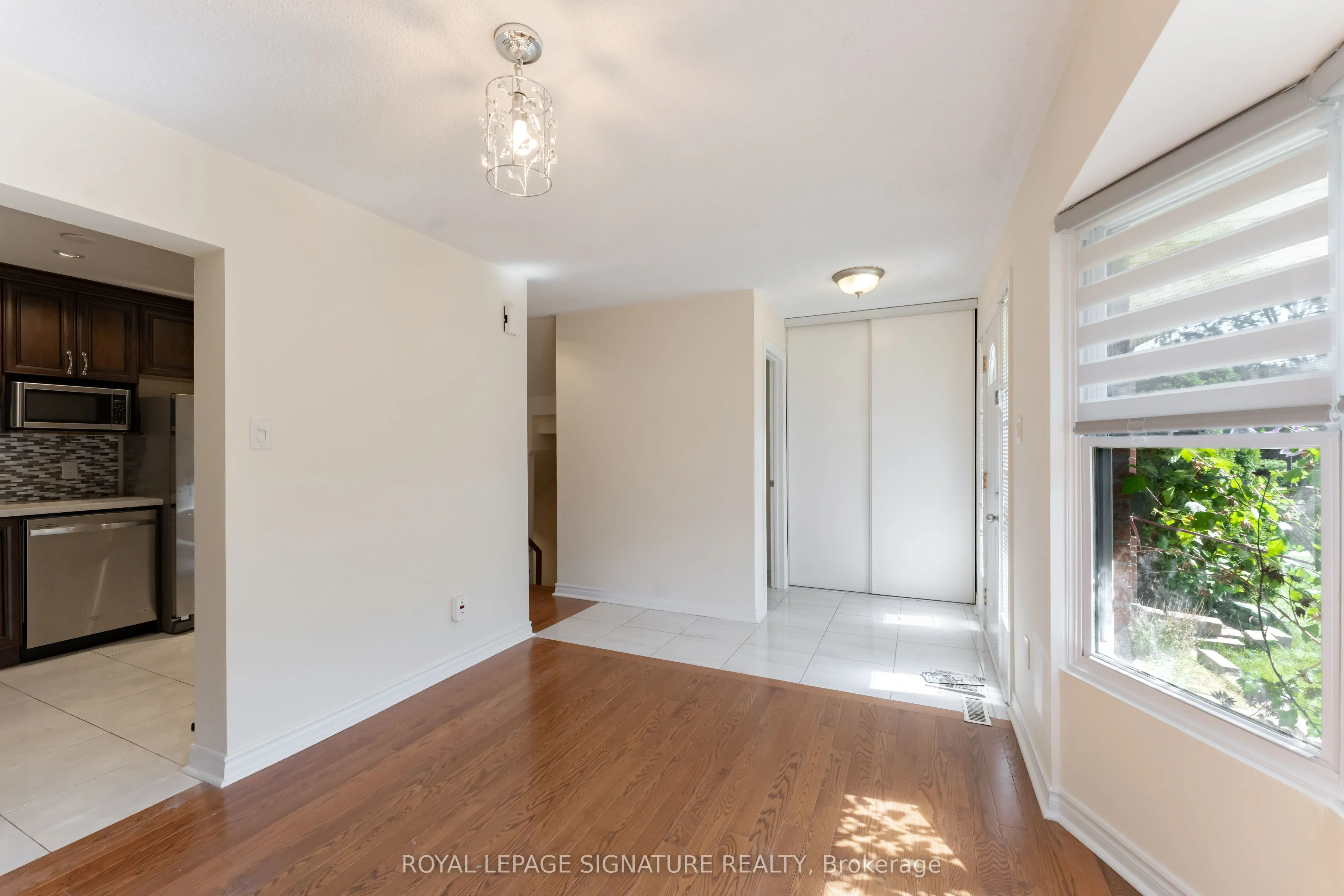 2825 Gananoque Drive #40