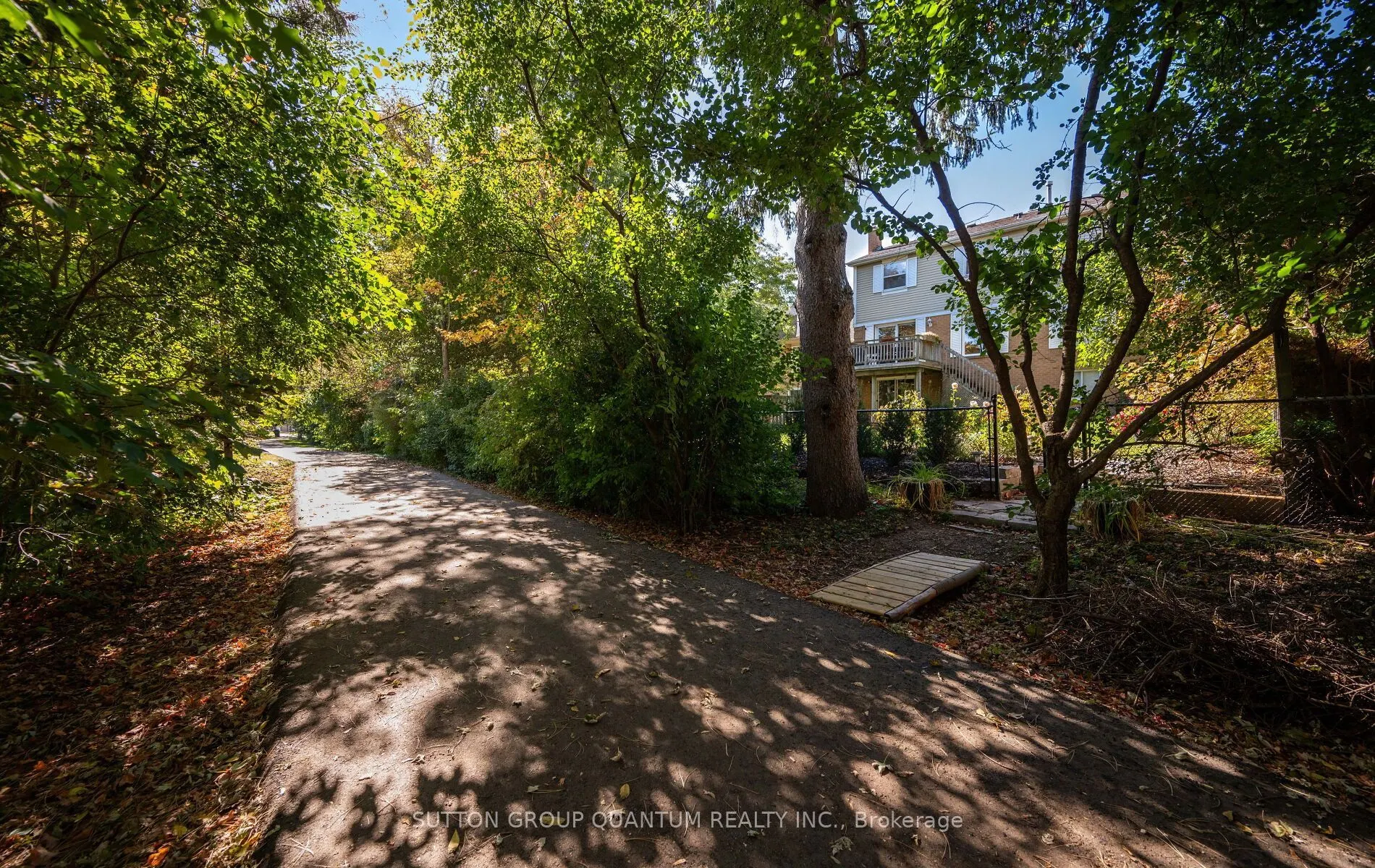4071 Wheelwright Crescent