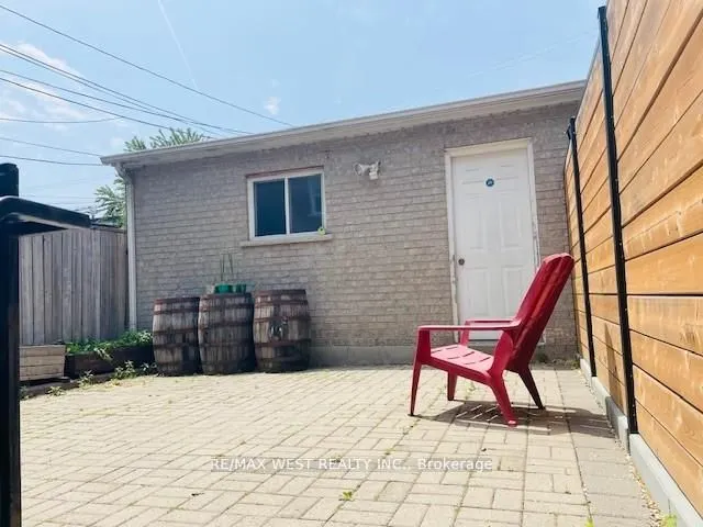 94A Mulock Avenue