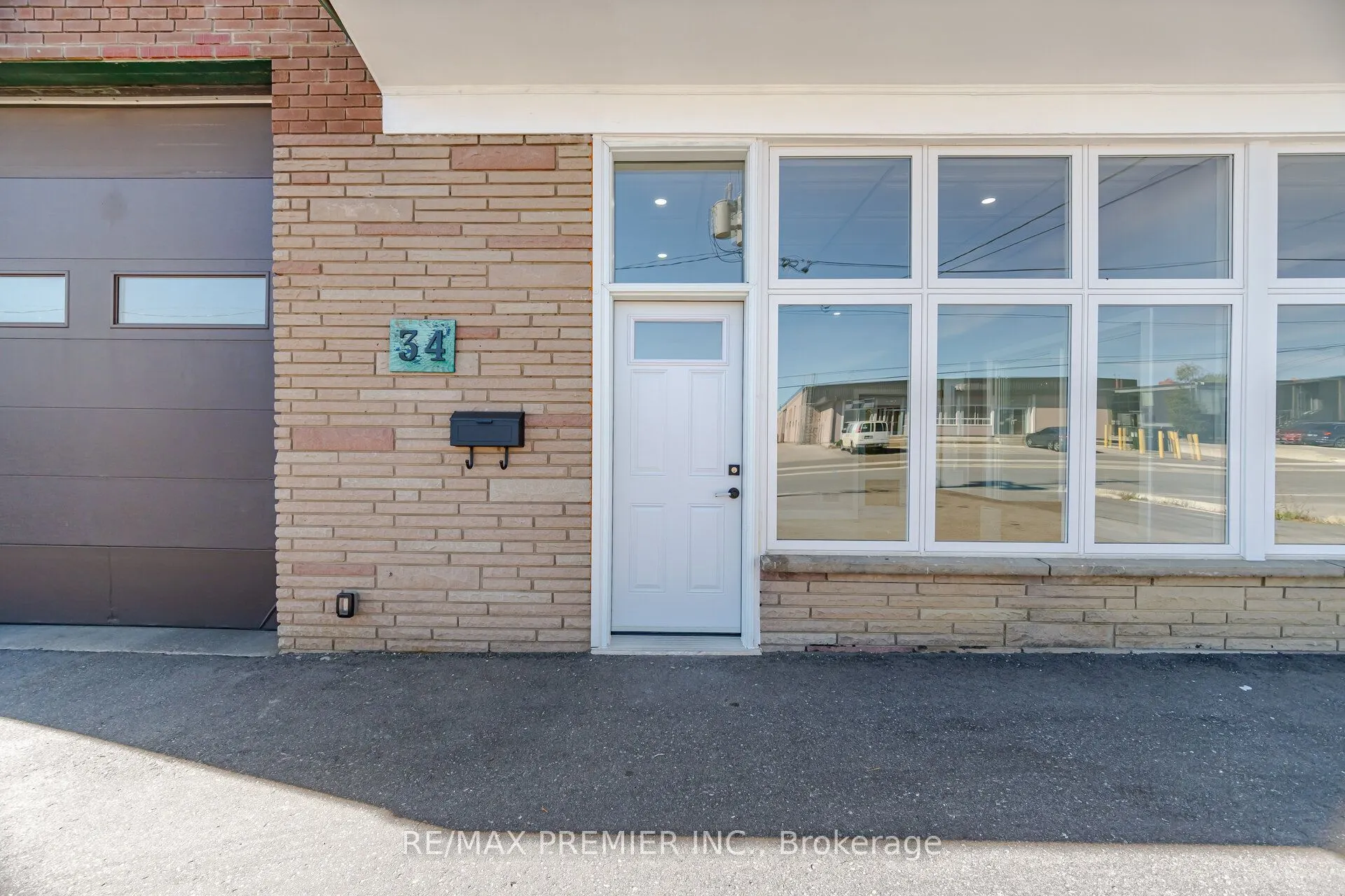 34 Rivalda Road E