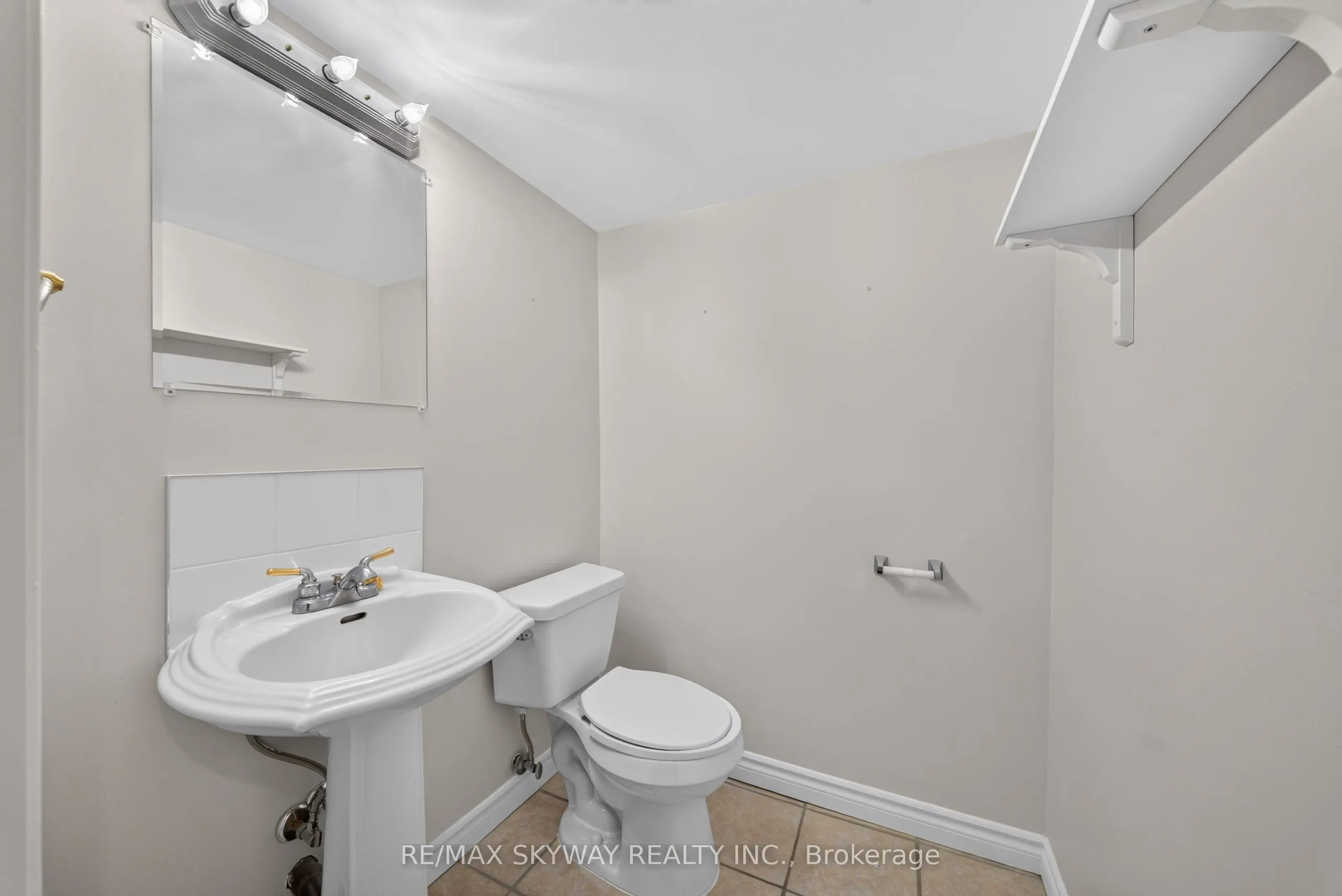 7 Madronna Gardens