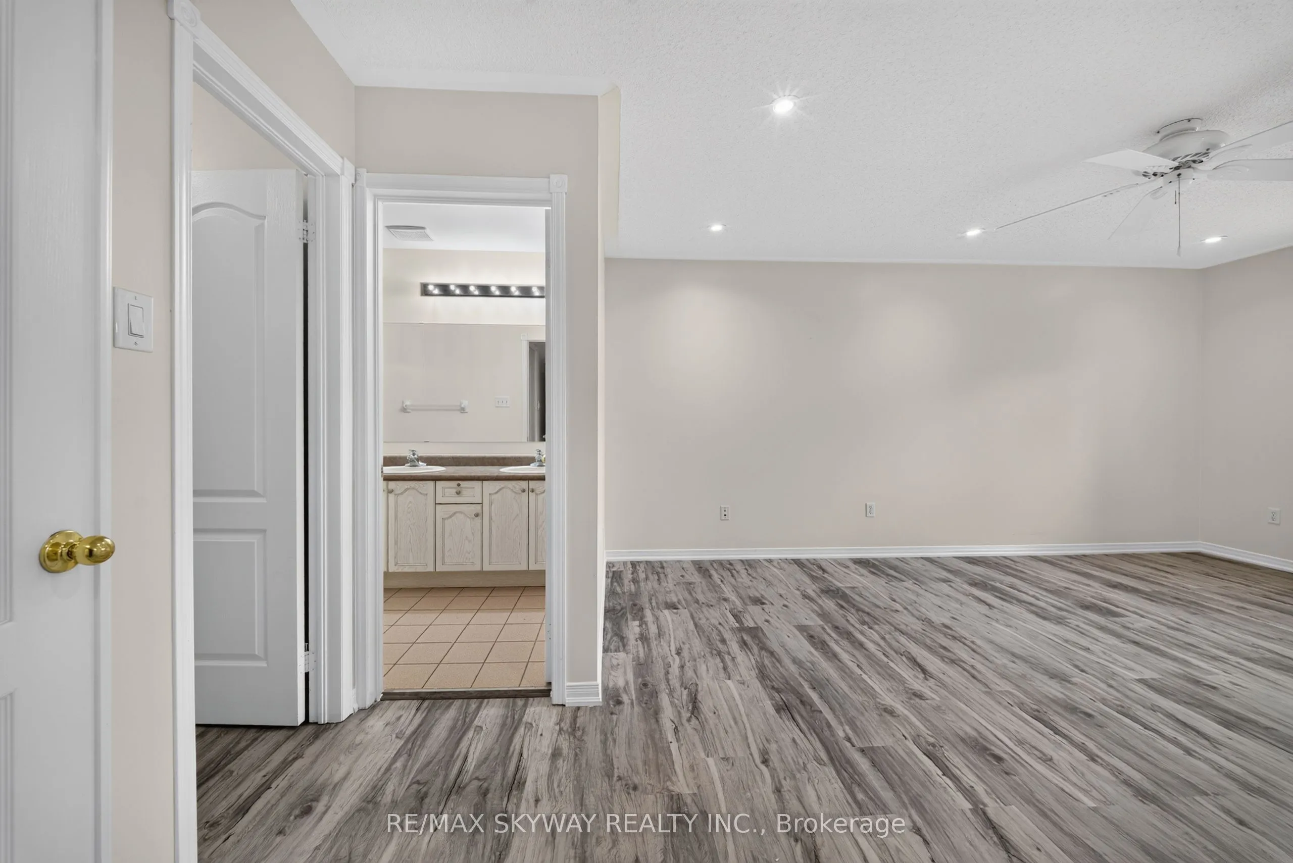 7 Madronna Gardens