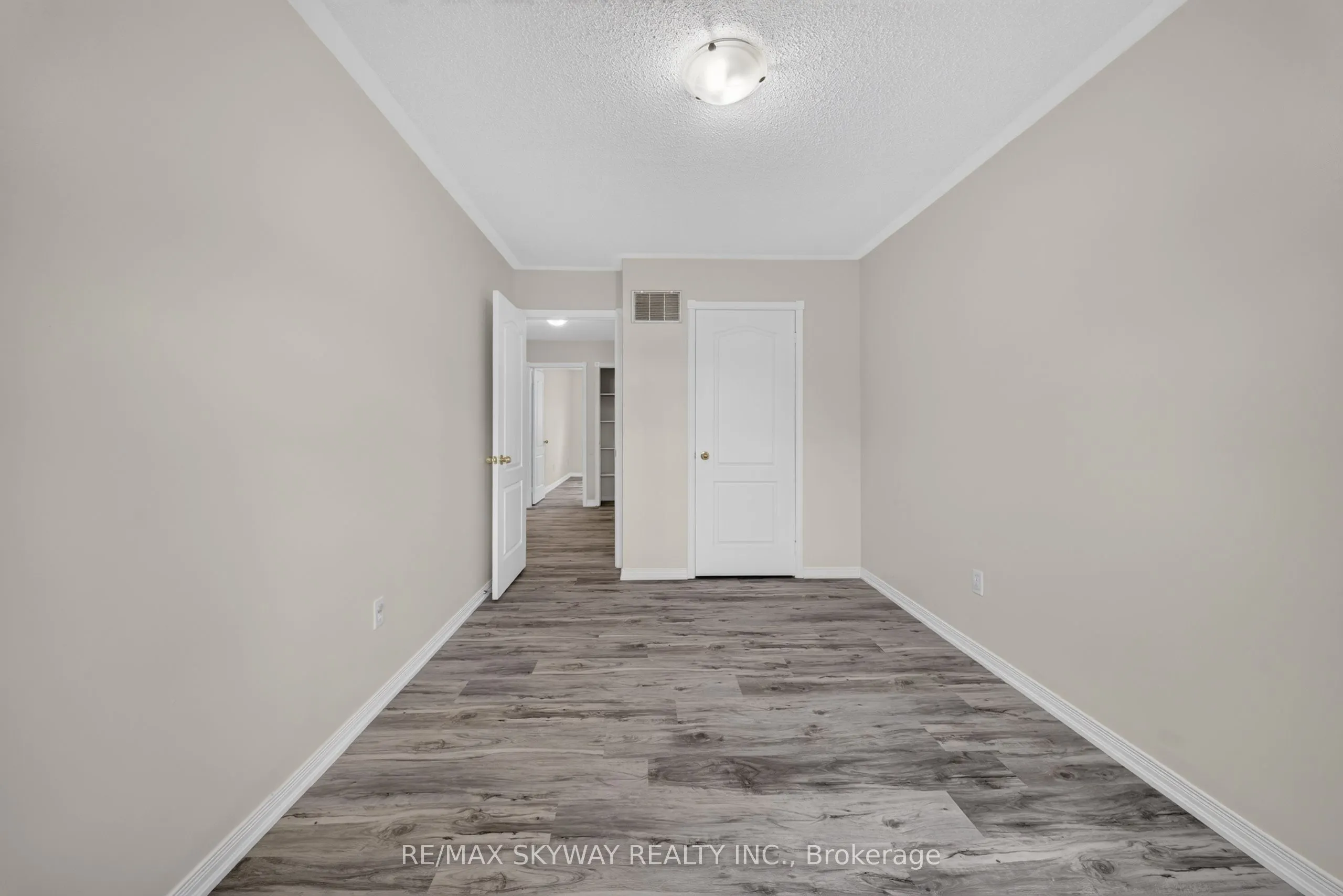 7 Madronna Gardens