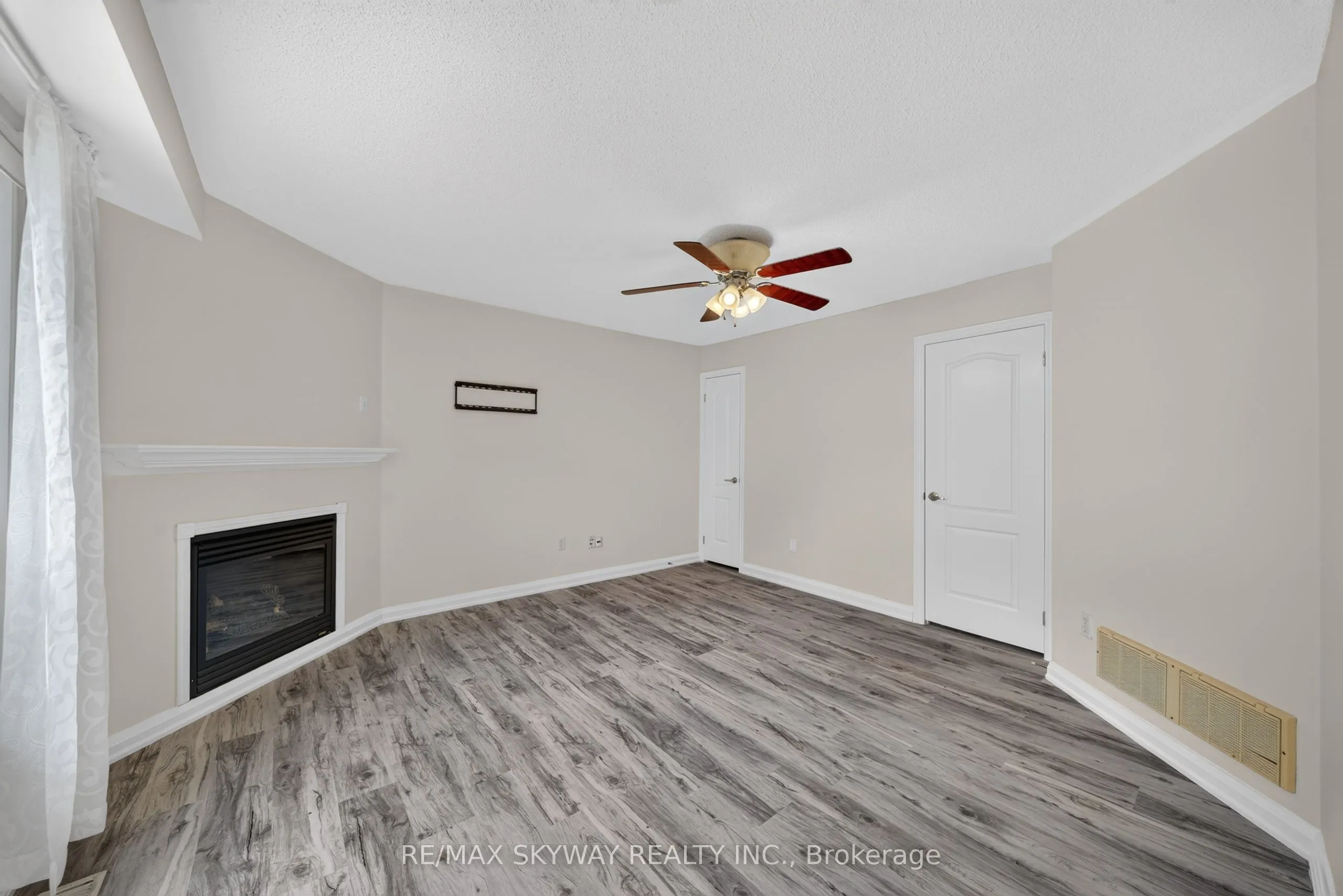 7 Madronna Gardens
