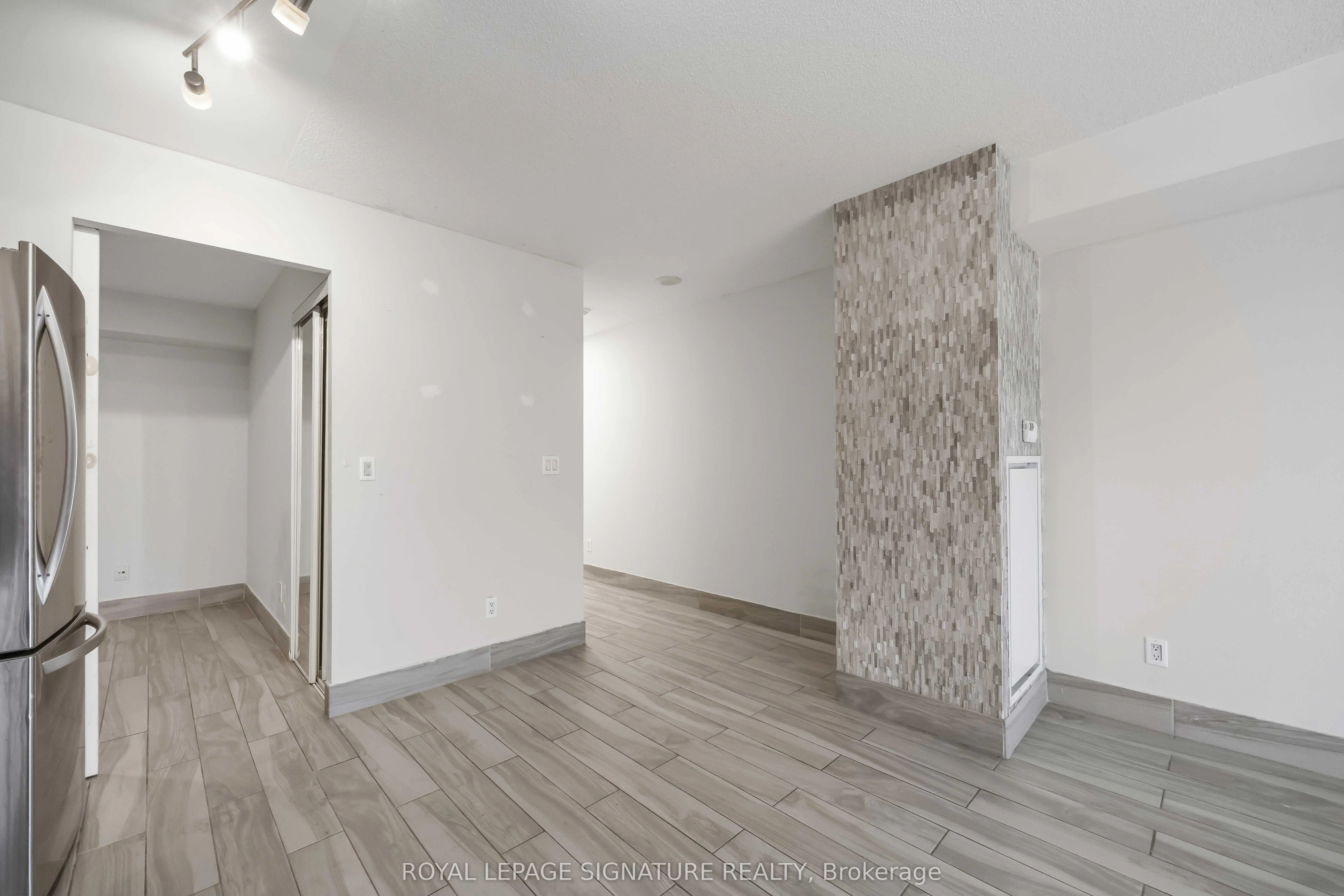 38 Joe Shuster Way #1625