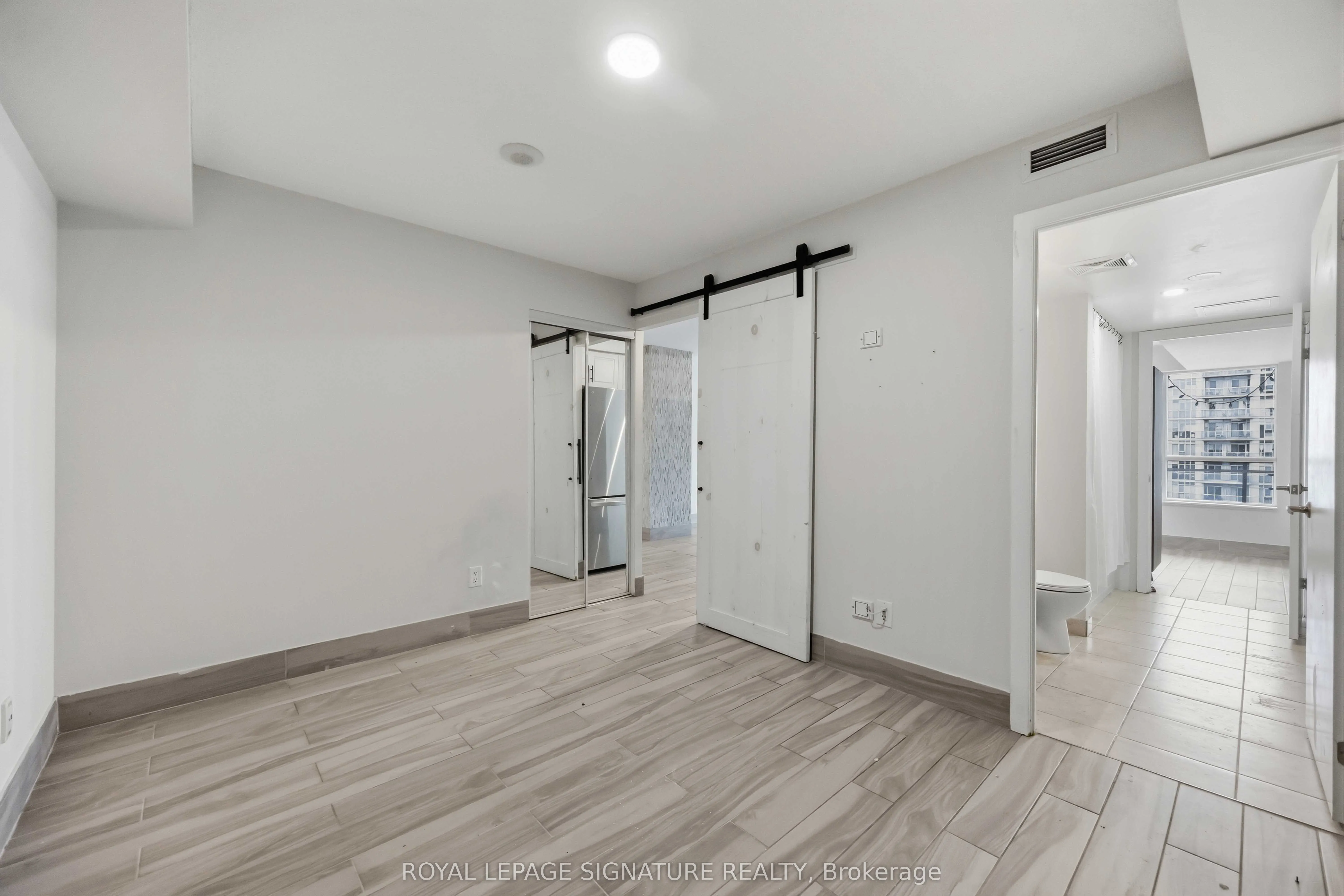 38 Joe Shuster Way #1625