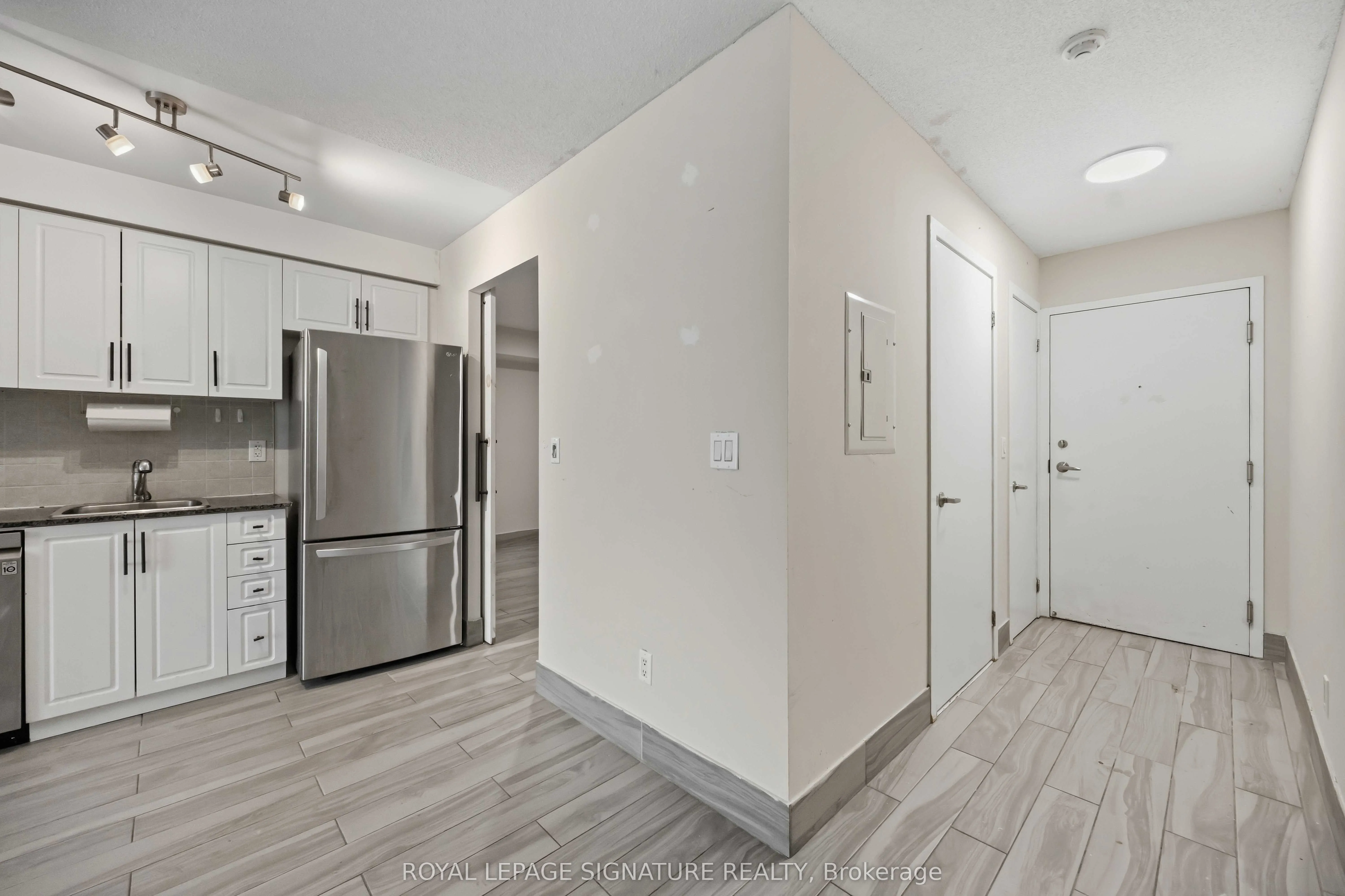 38 Joe Shuster Way #1625