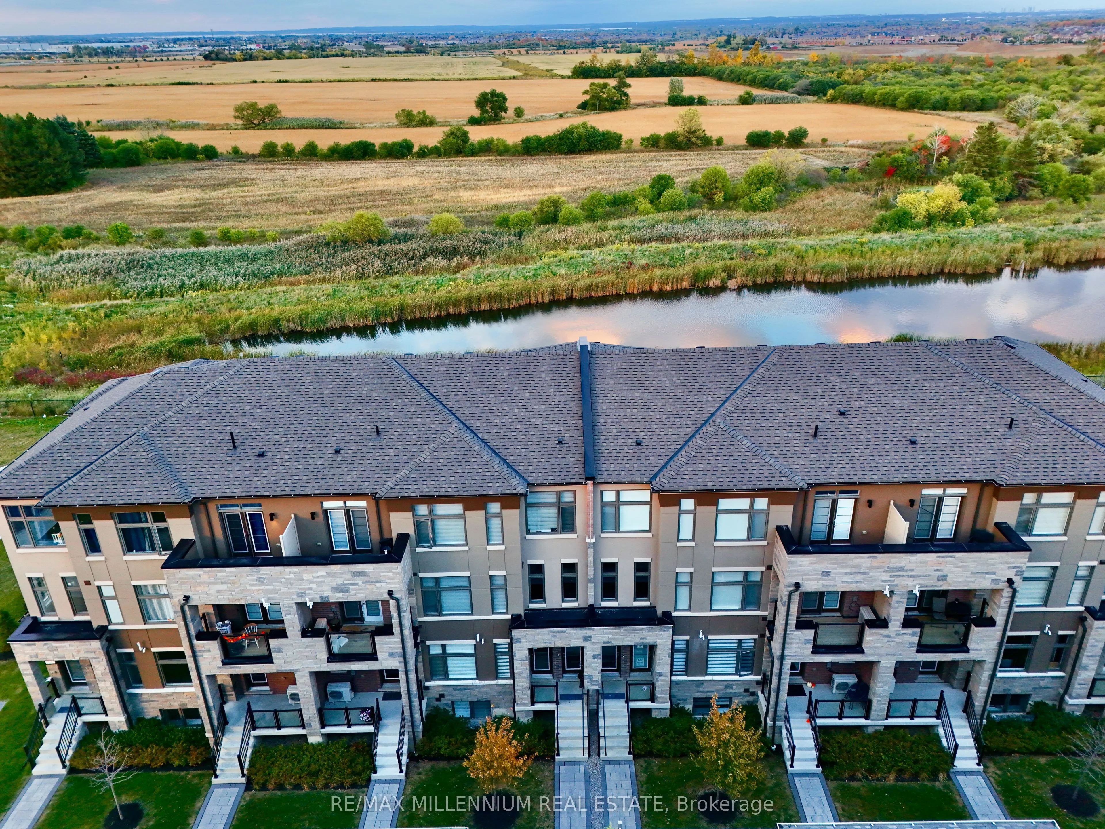 45 Fieldridge Crescent #21