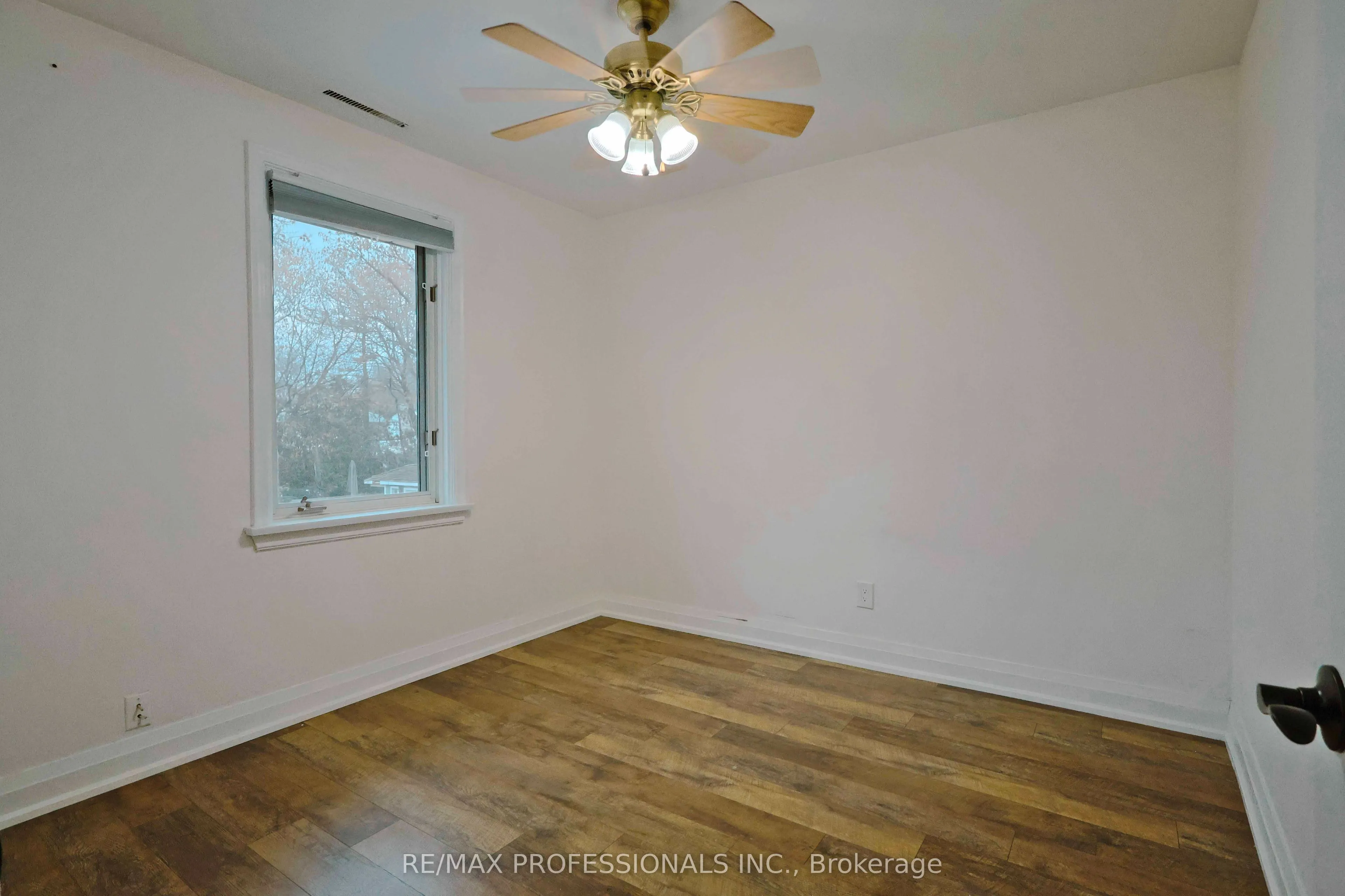 109 Botfield Avenue