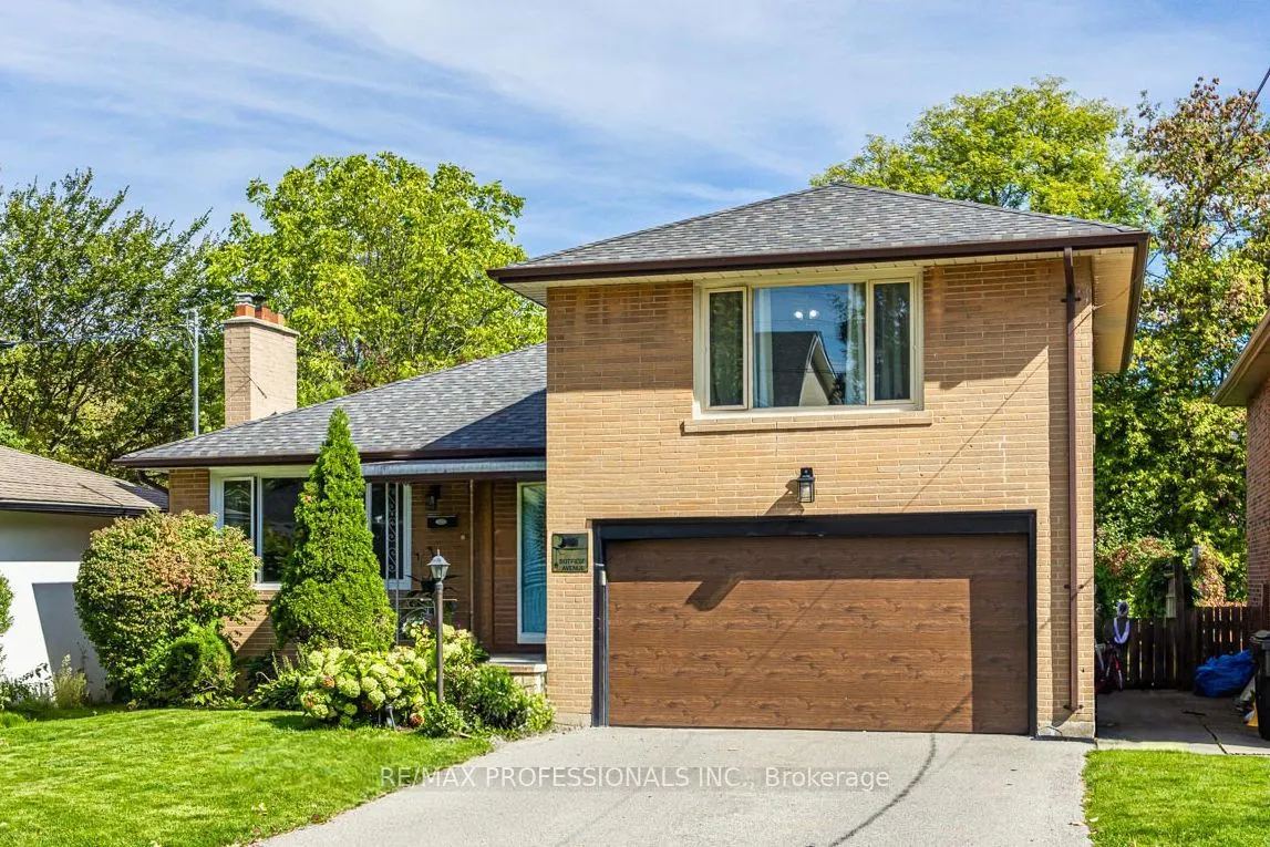 109 Botfield Avenue