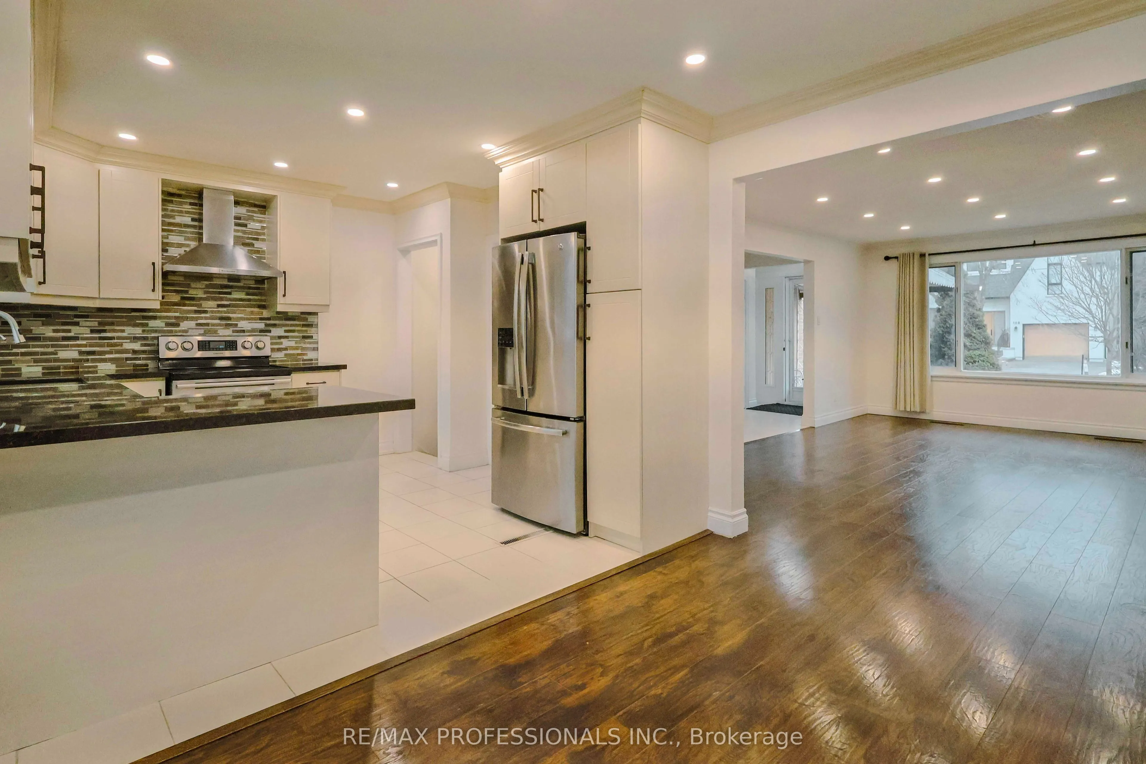 109 Botfield Avenue