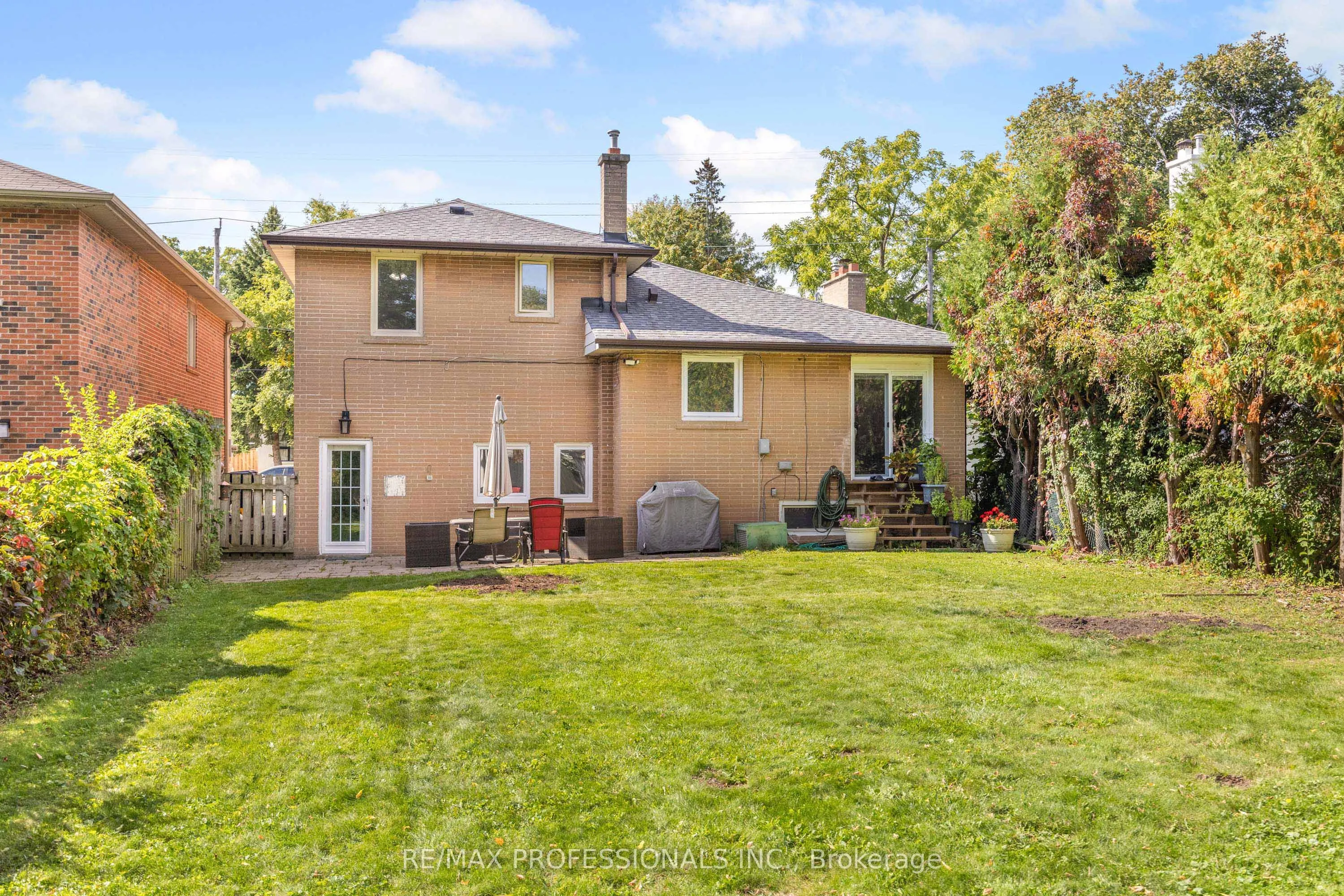 109 Botfield Avenue